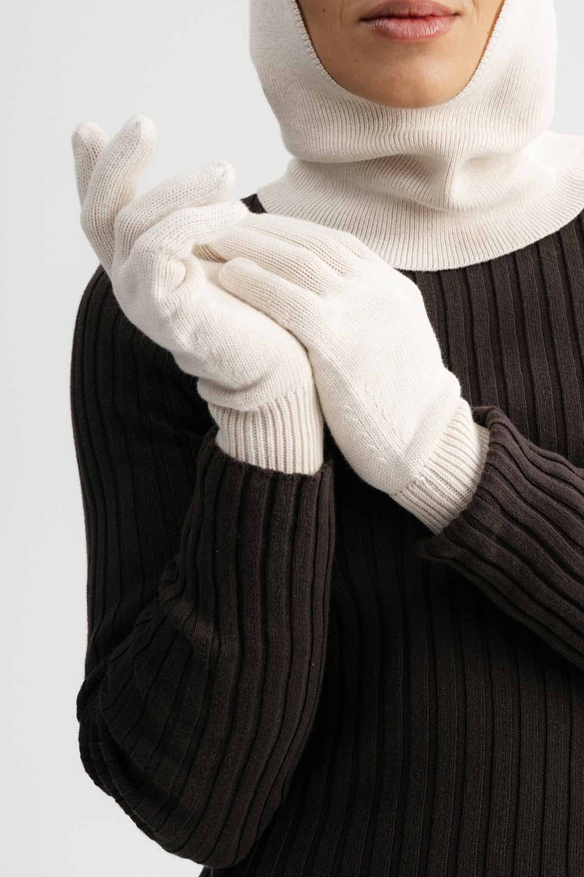 MELA men vegan Knitted Gloves Rishi Cream Melange
