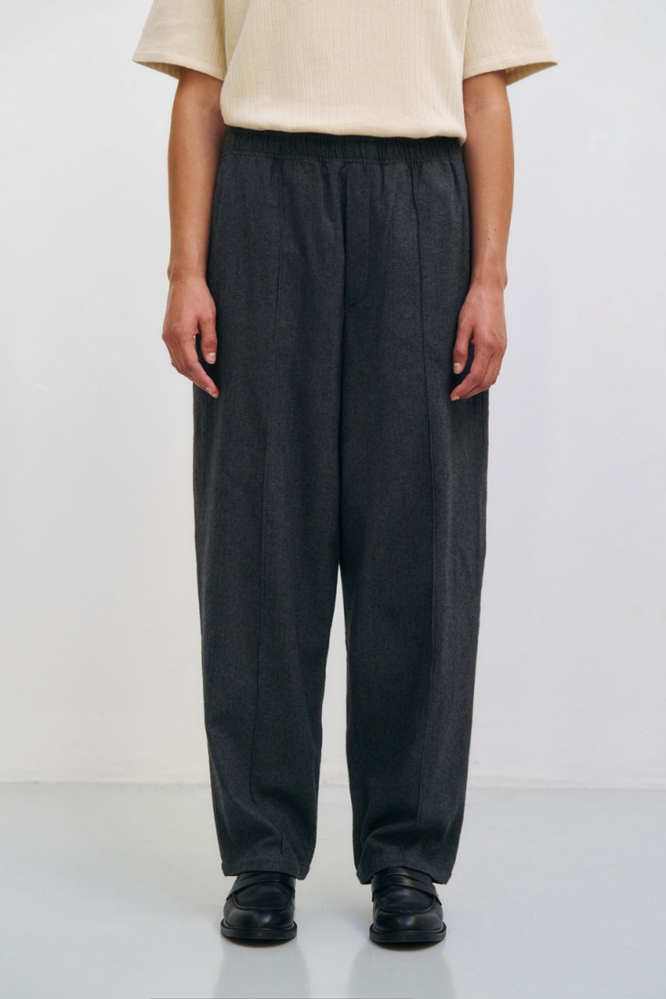 Rotholz Damen vegan Hose Weit Gefaltetes Fischgrätenmuster Grau