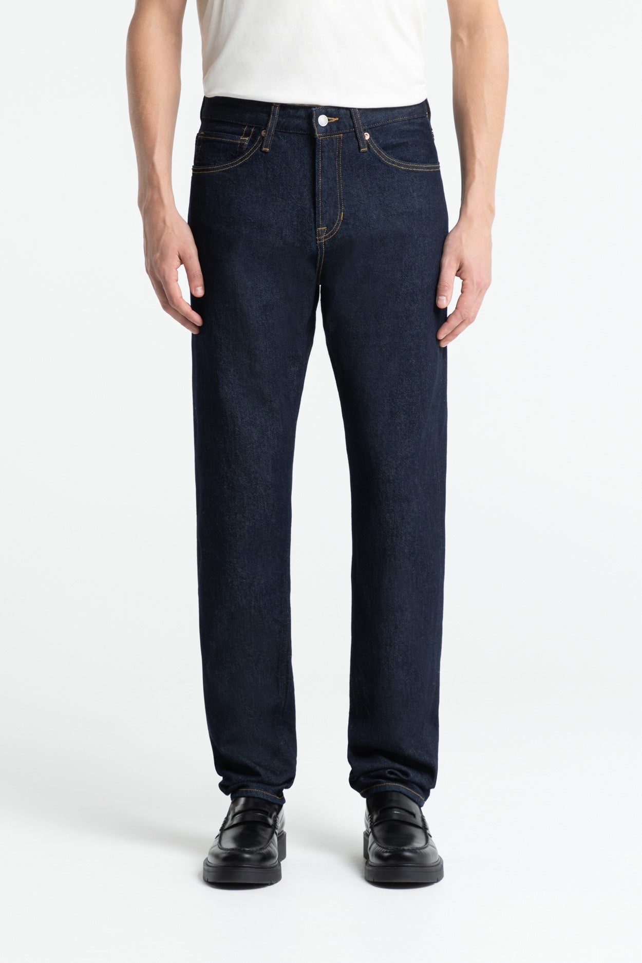 Image of Kings of Indigo mannen vegan Jeans Addo Tapered Blue Rinse