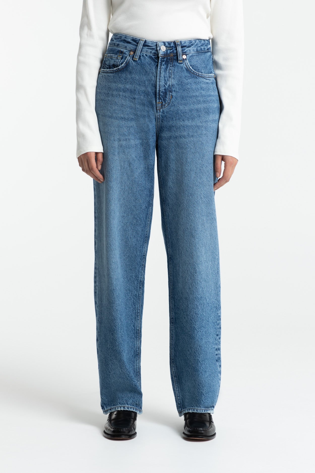 Kings Of Indigo Damen vegan Jeans Liora Hellblau