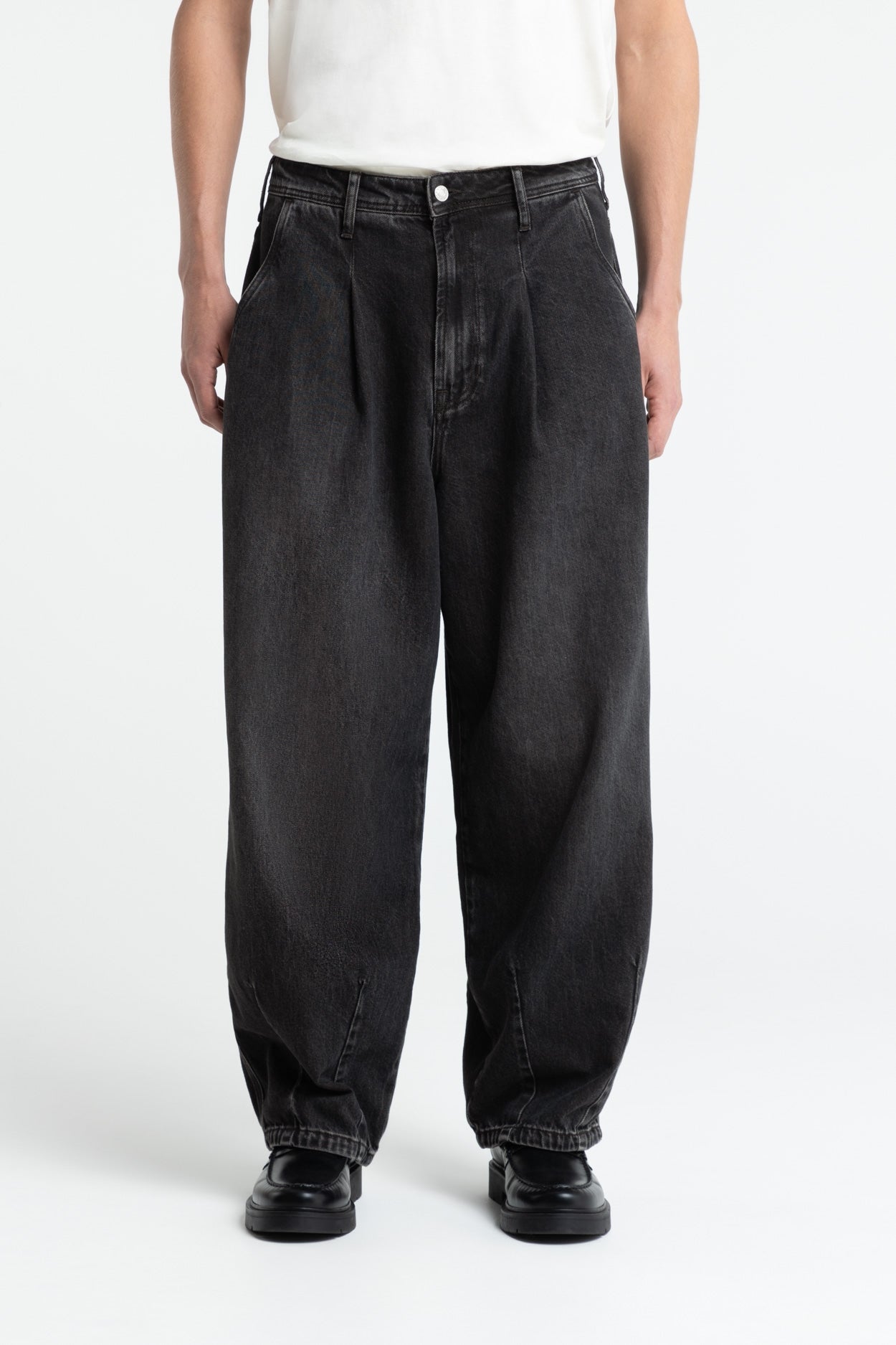Image of Kings of Indigo mannen vegan Broek Sabium Vilma Zwart