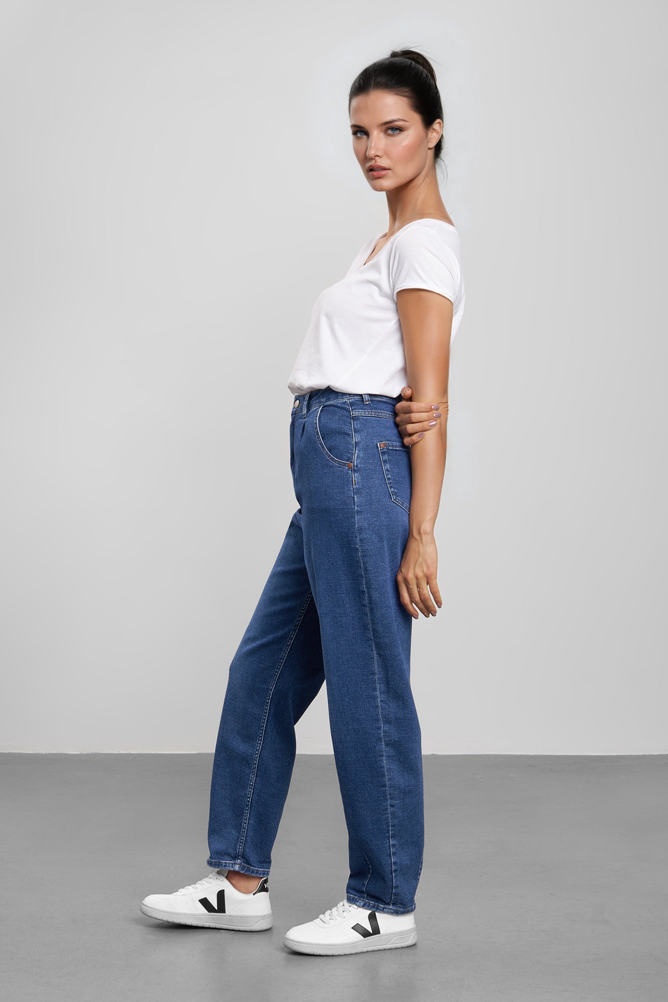 Feuervogl womens vegan Balloon Jeans Bella Medium Blue