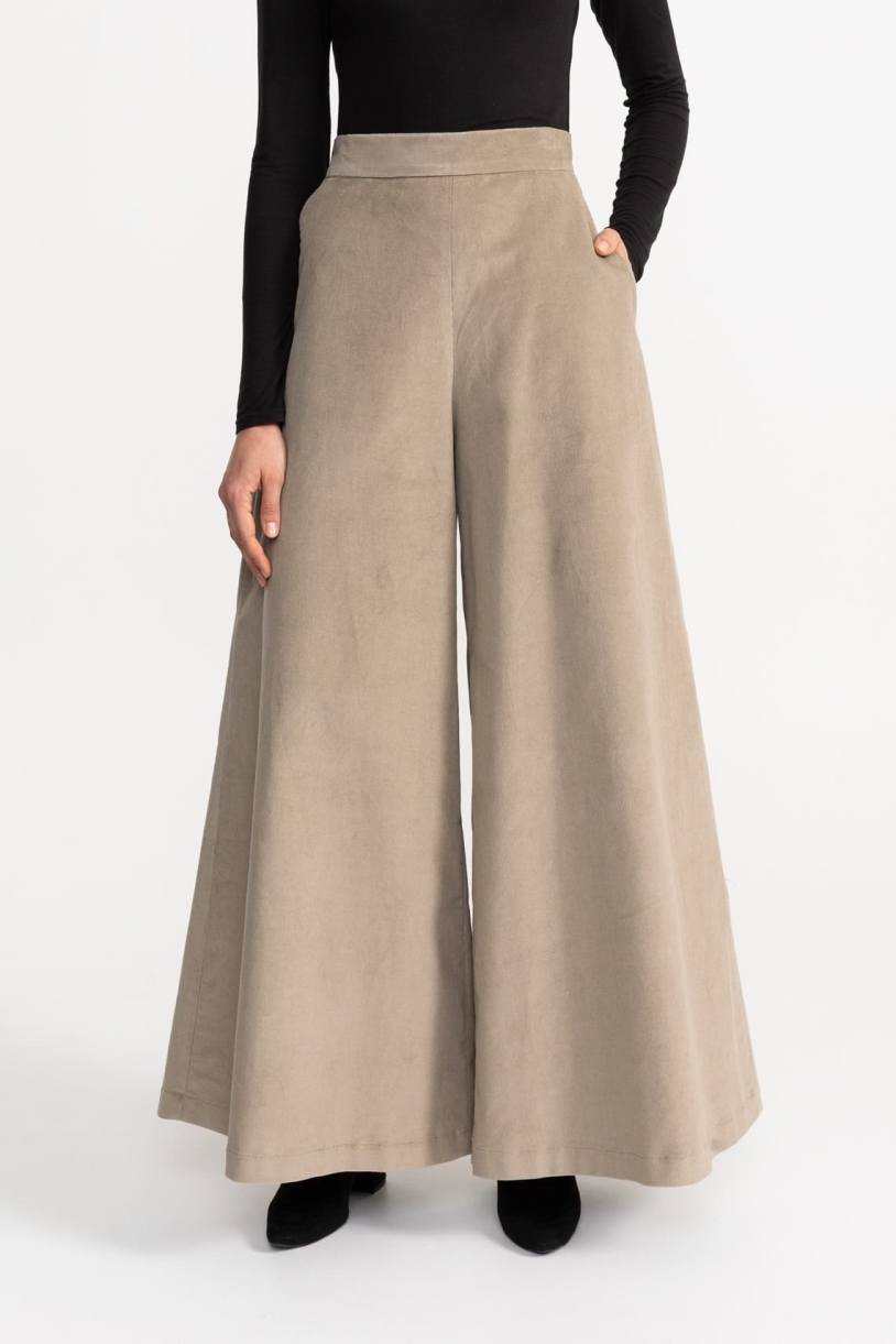 Image of De IONESCU dames vegan Broek Palazzo Corduroy Champagne