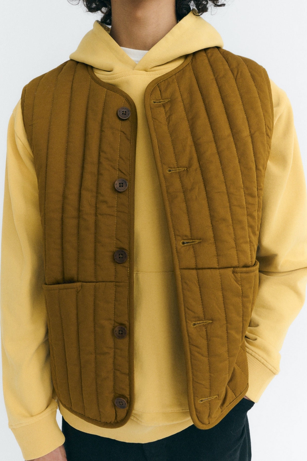 Image of Thinking MU mannen vegan Vest Quilted Jon Licht Eikenbruin