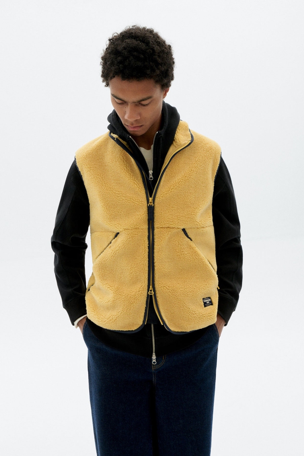 106436 - Thinking MU Herren vegan Weste Craig Gelb