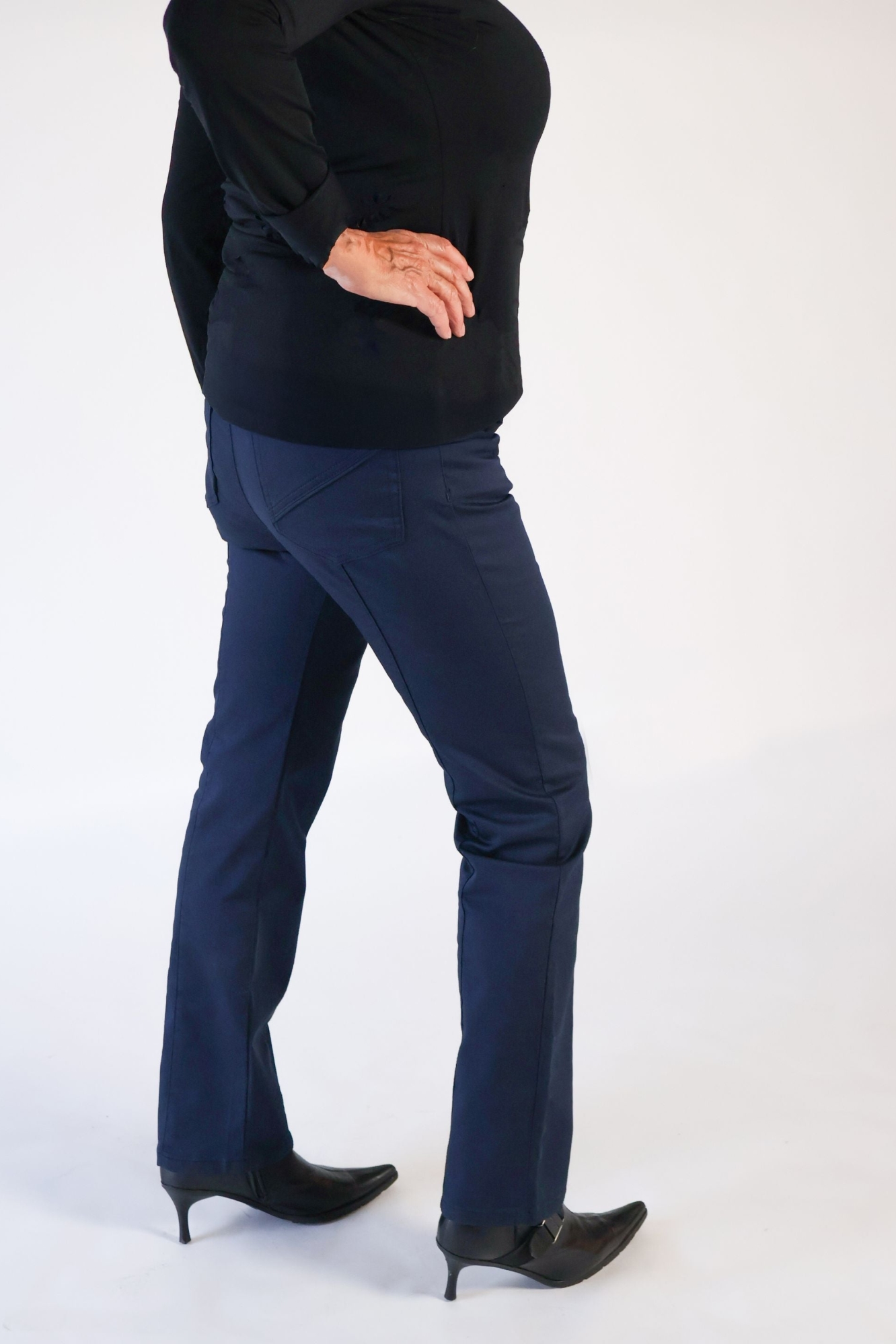 106672 - Damen vegan Hose Slender Rouge Regular Medium Length Navy