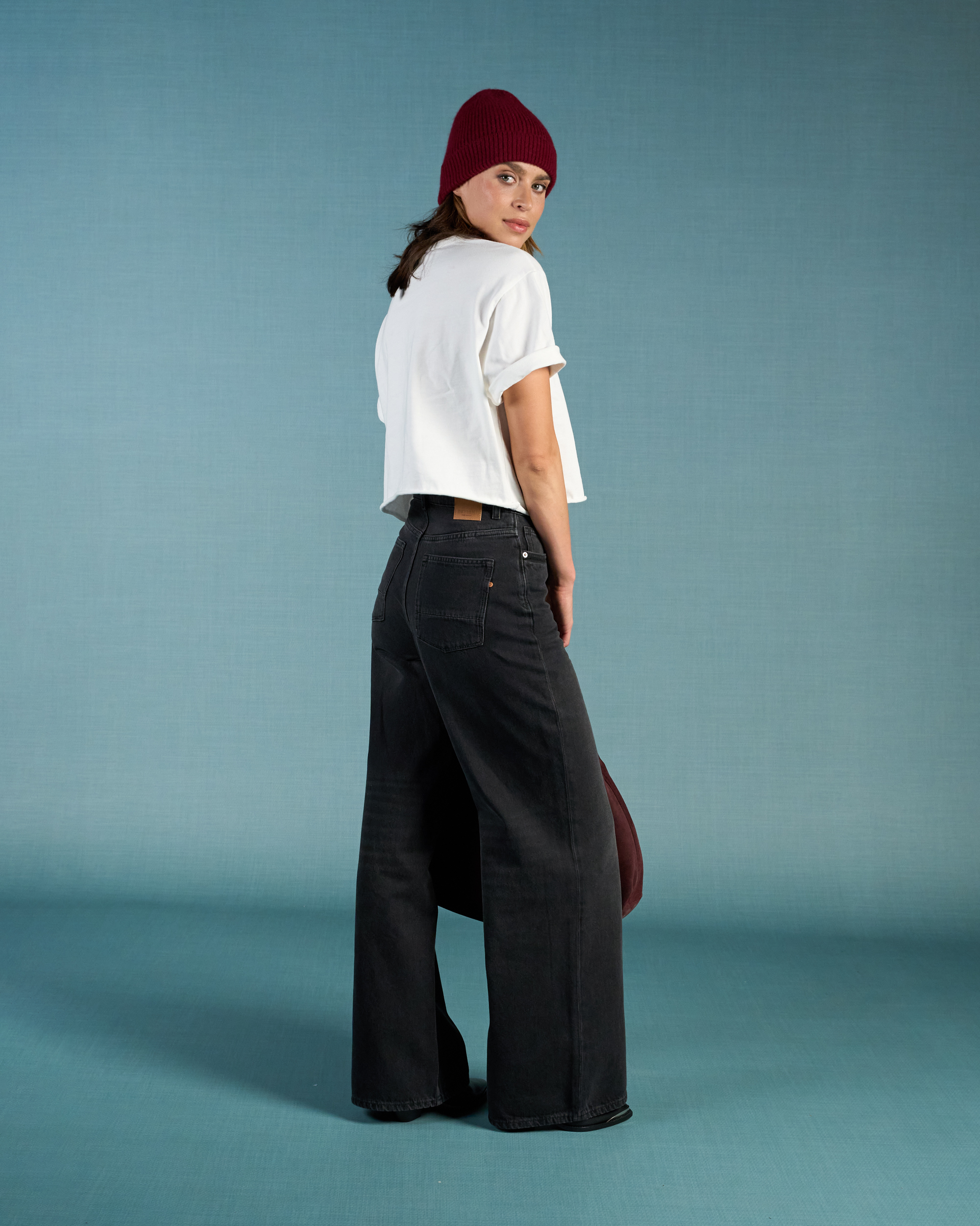 Kuyichi womens vegan Jeans Flare Harper Smoky Noir