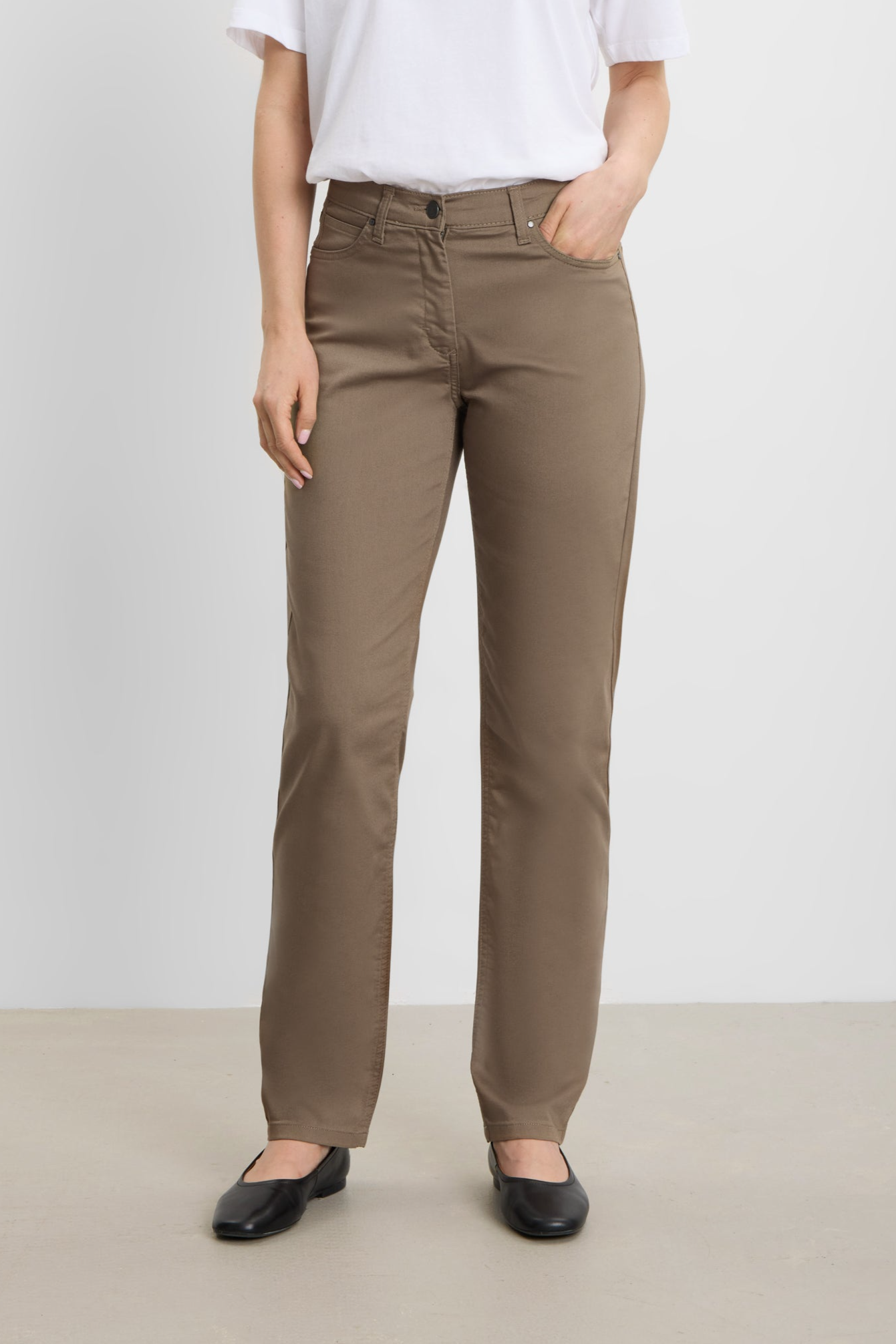 Image of LAURIE dames vegan Broek Charlotte Regular Medium Lengte Sika Beige