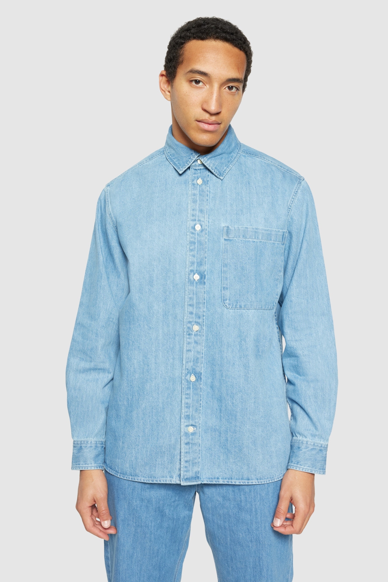 KnowledgeCotton Apparel Herren vegan Hemd Denim Hellblau Denim