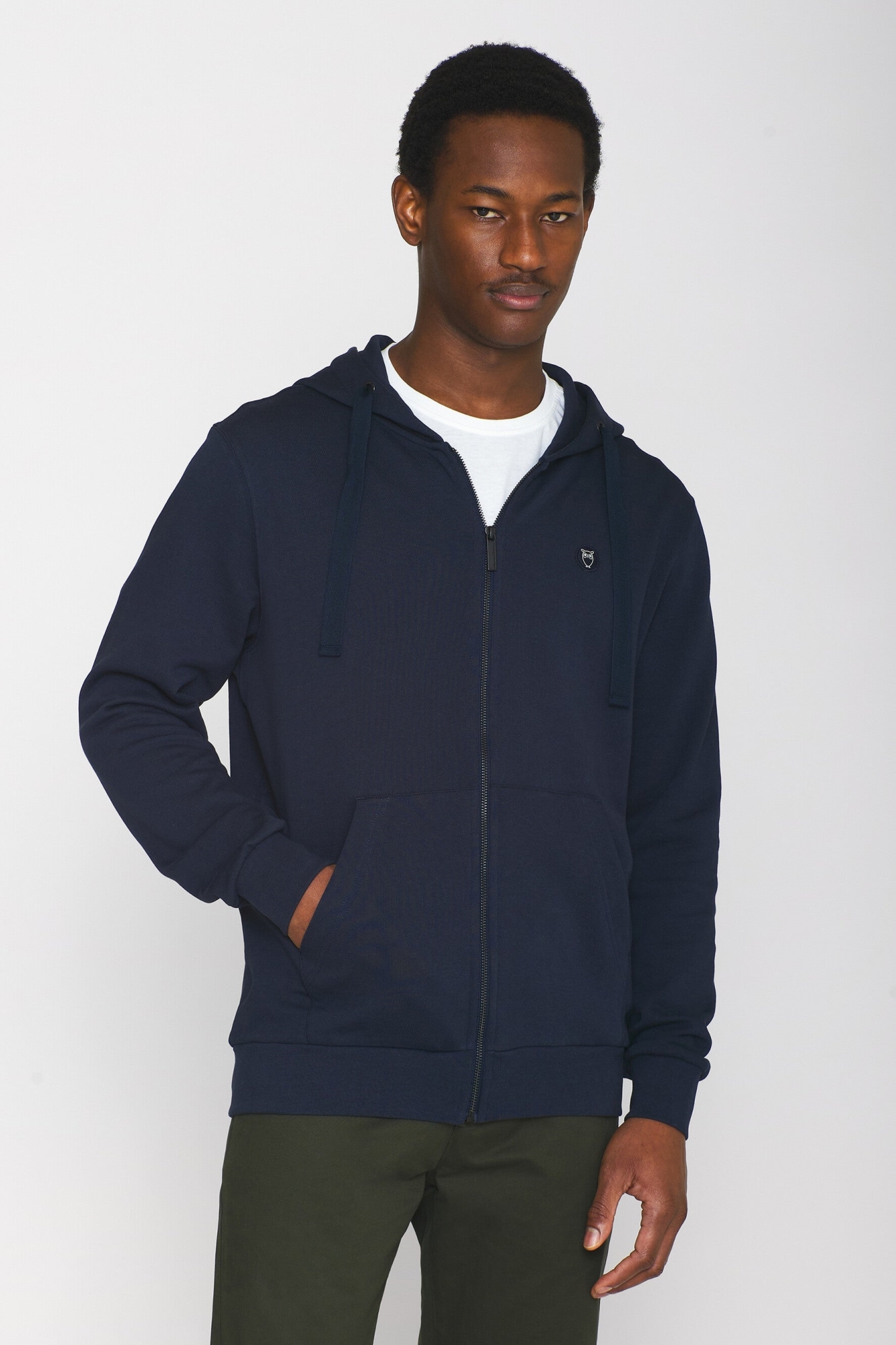 KnowledgeCotton Apparel Herren vegan Zip Hoodie KÃ¤nguru-Abzeichen Total Eclipse Navy