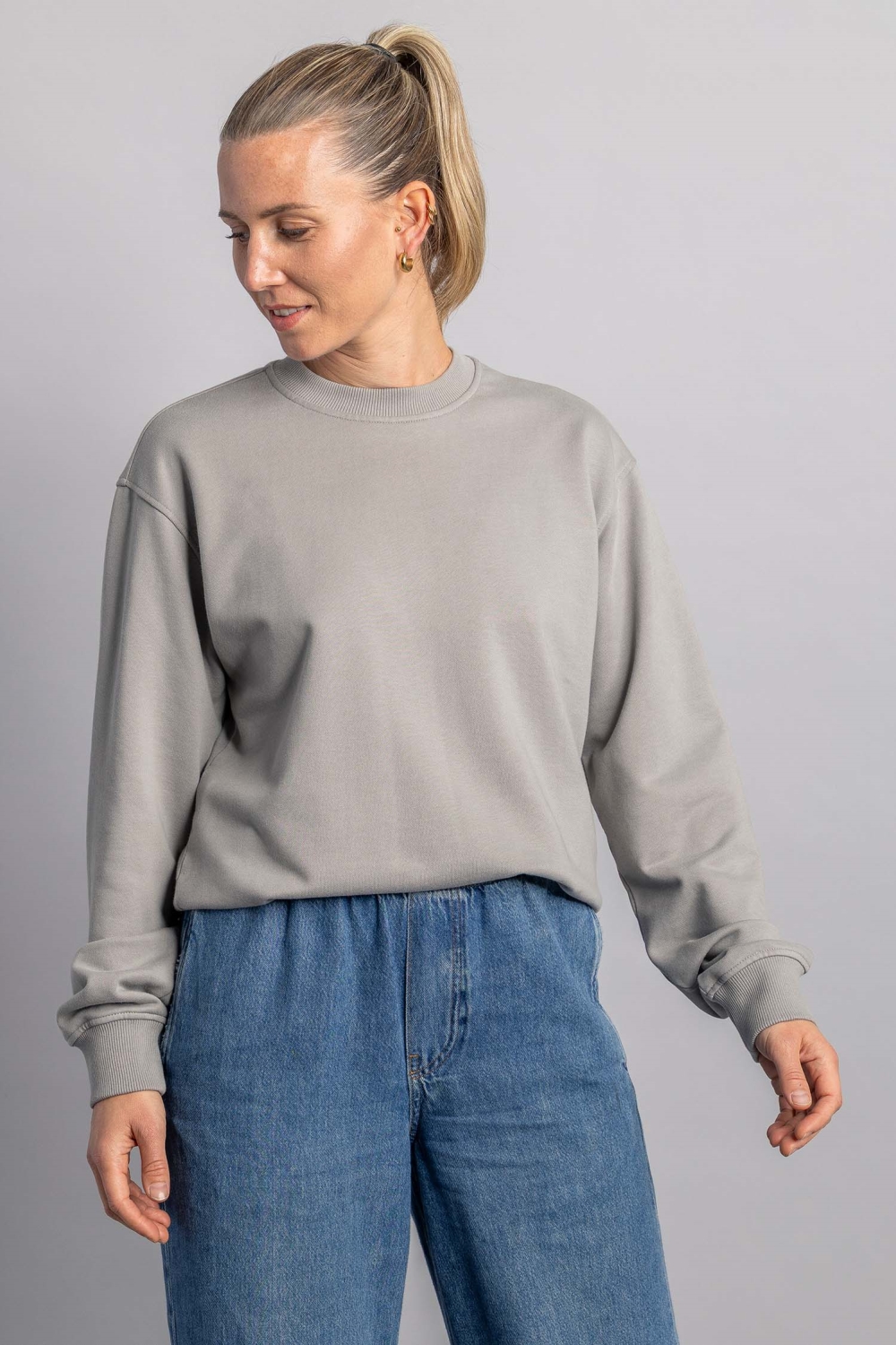 DIRTS Herren vegan Sweatshirt Klassischer Rundhalsausschnitt Cloudy Grey