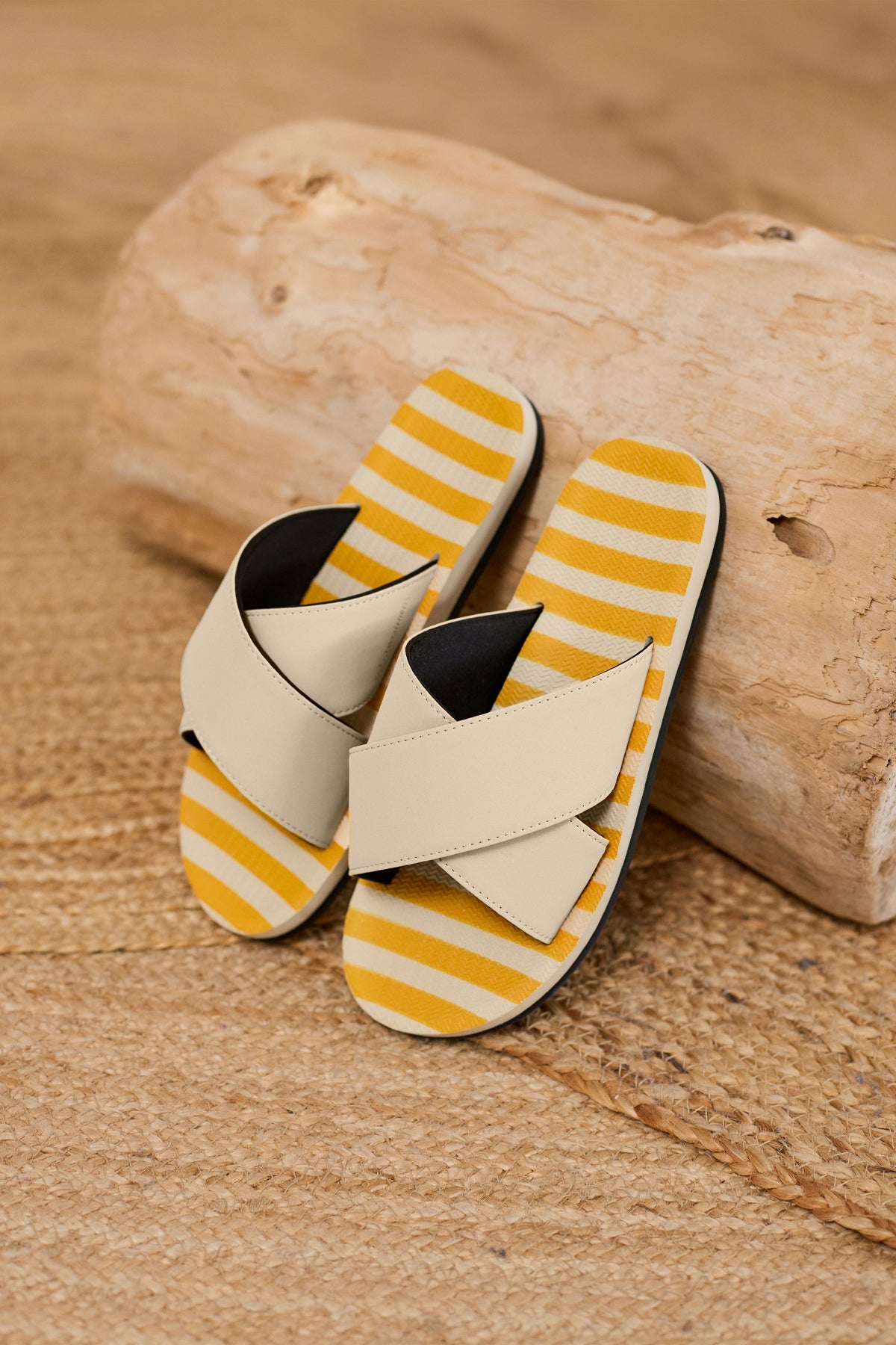 Image of TWOTHIRDS dames vegan Sandalen Indosole Cross Zeezout & Geel