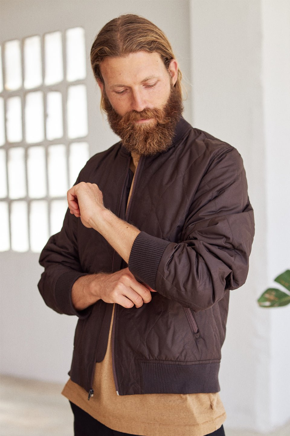 Image of TWOTHIRDS mannen vegan Jasje Kupreanof Chocoladebruin