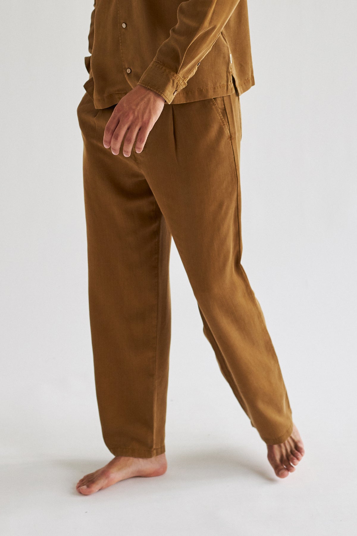 TWOTHIRDS Herren vegan Hose Reedy Bronze Braun