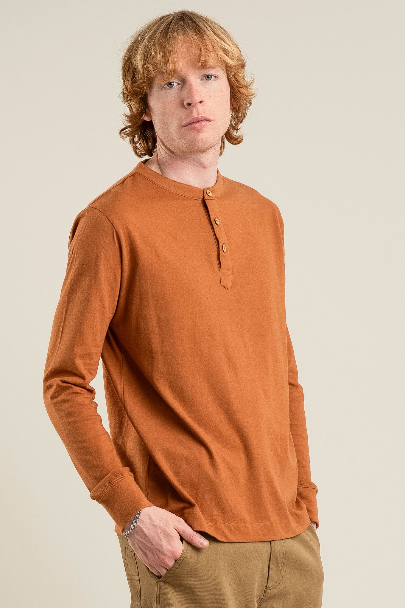 KOMODO Herren vegan Top Arlo Brass