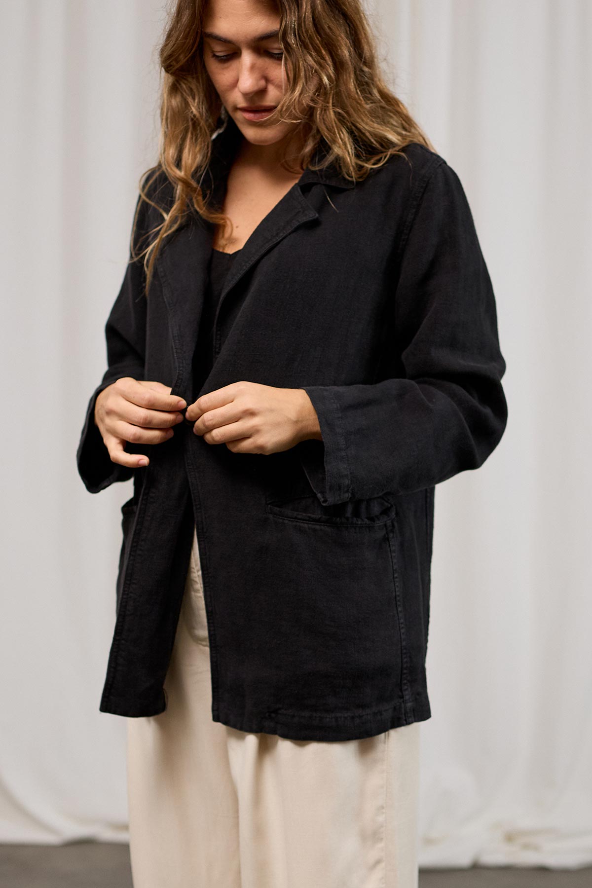 TWOTHIRDS Damen vegan Leinen Jacke Leleiwi Schwarz