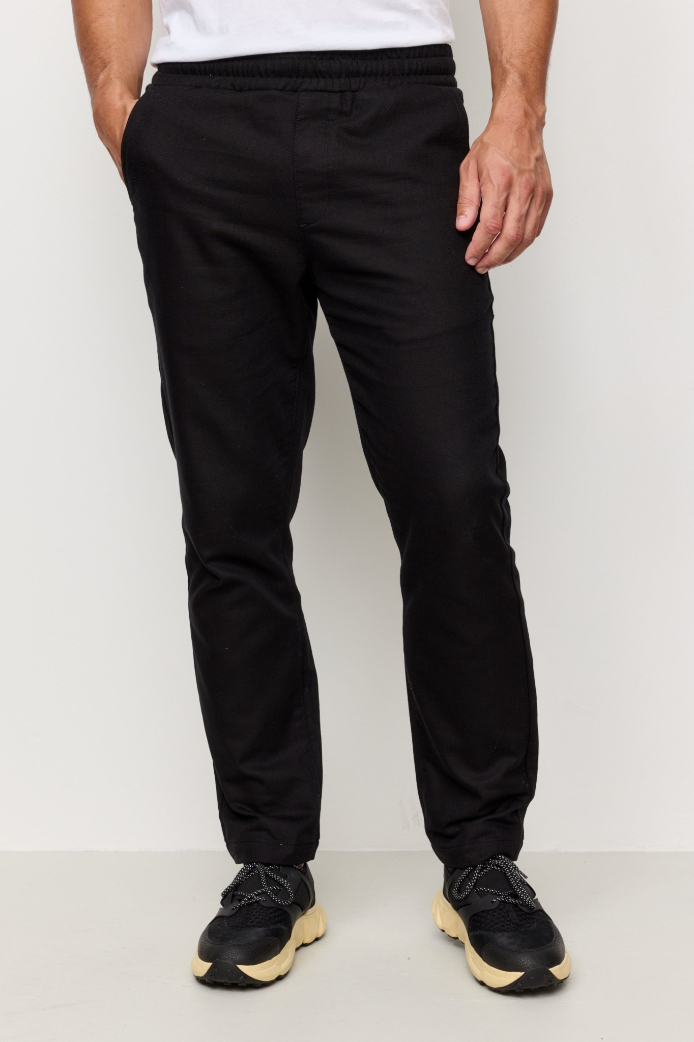 Recolution Herren vegan Chinohose Tamarind Schwarz