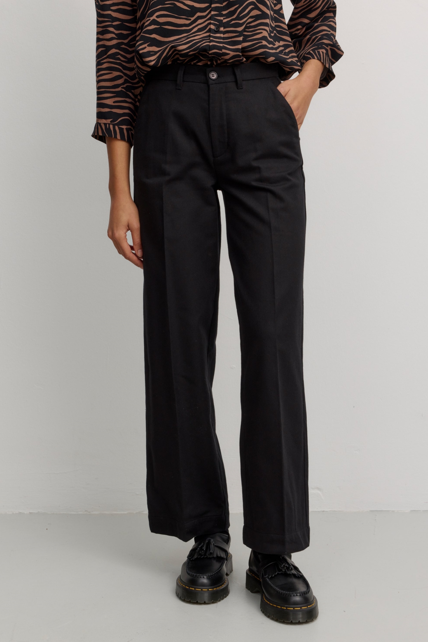 Recolution Damen vegan Hose Marlene Ligularia Schwarz