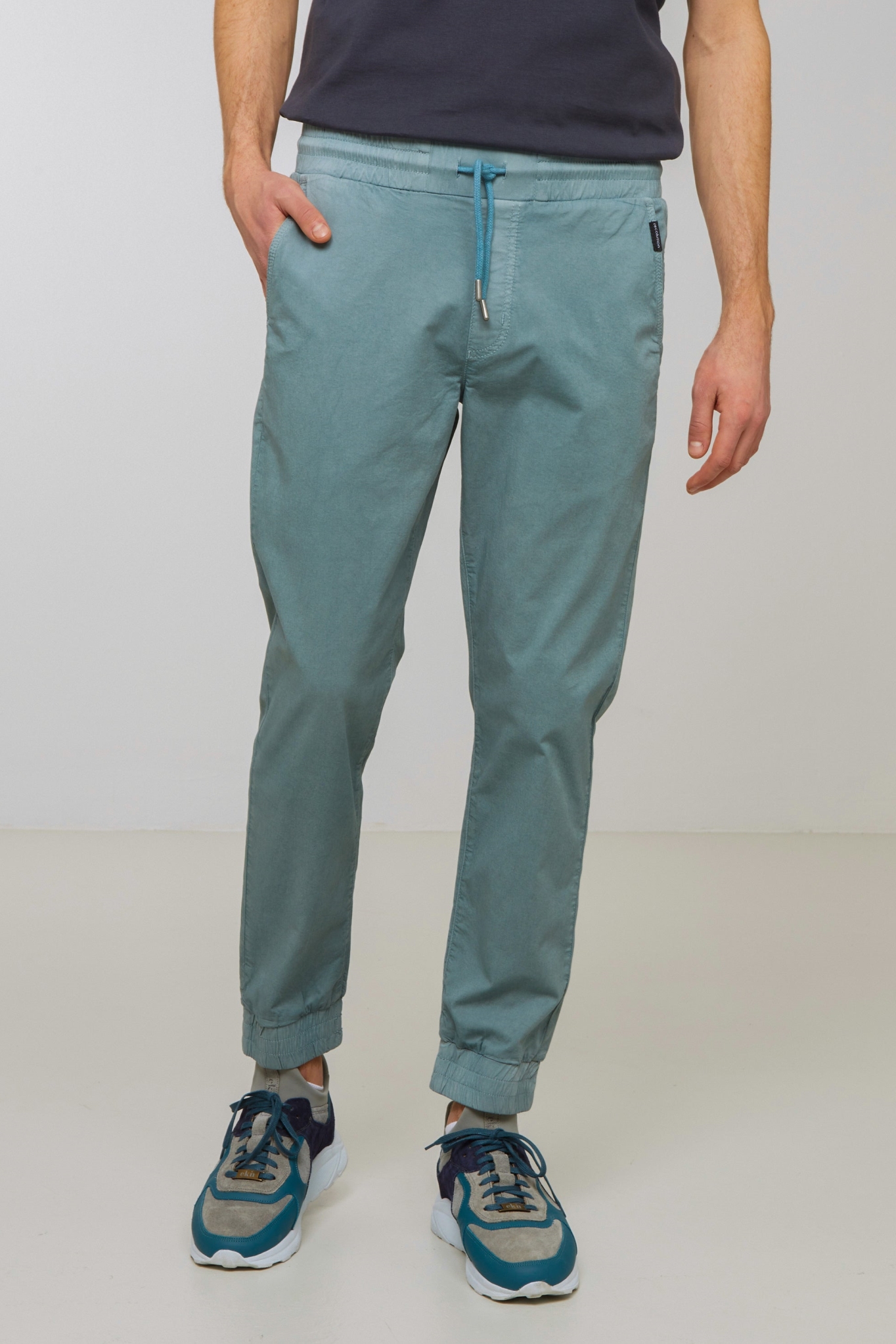 Recolution Herren vegan Jogginghose Chino Musa Lake Green