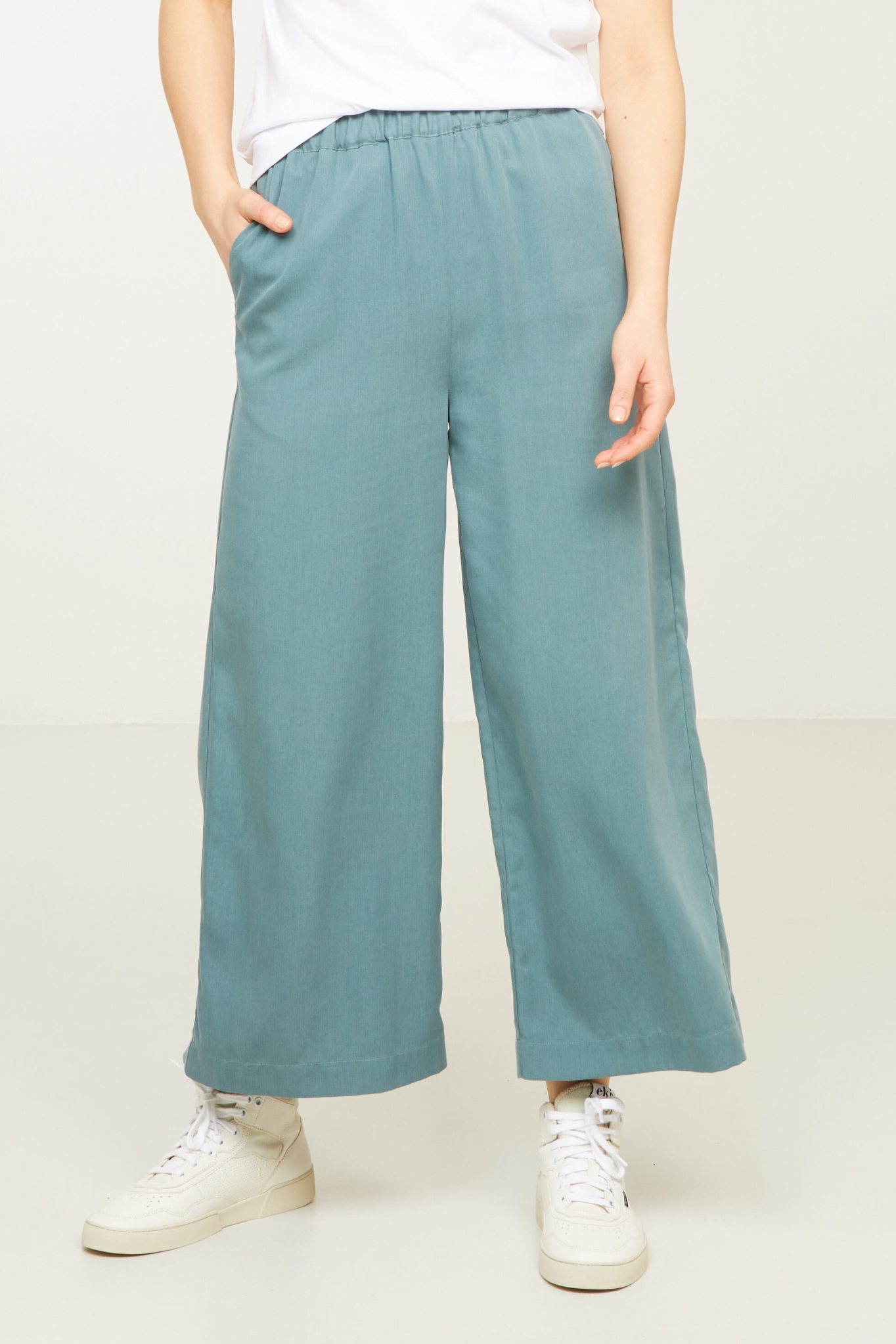 Recolution Damen vegan Culottes Bilberry Eucalyptus