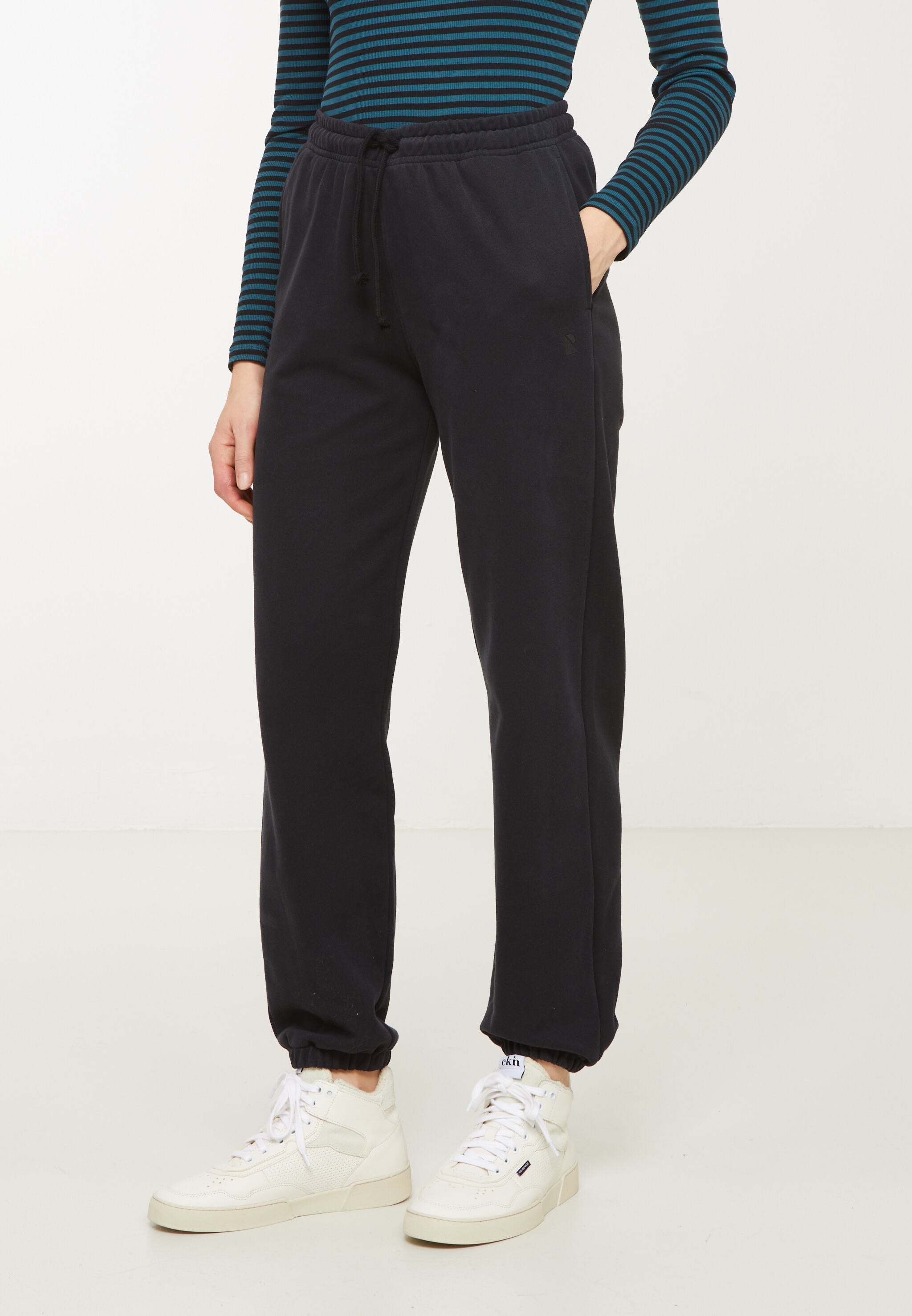 Recolution womens vegan Sweatpants Scilla Black