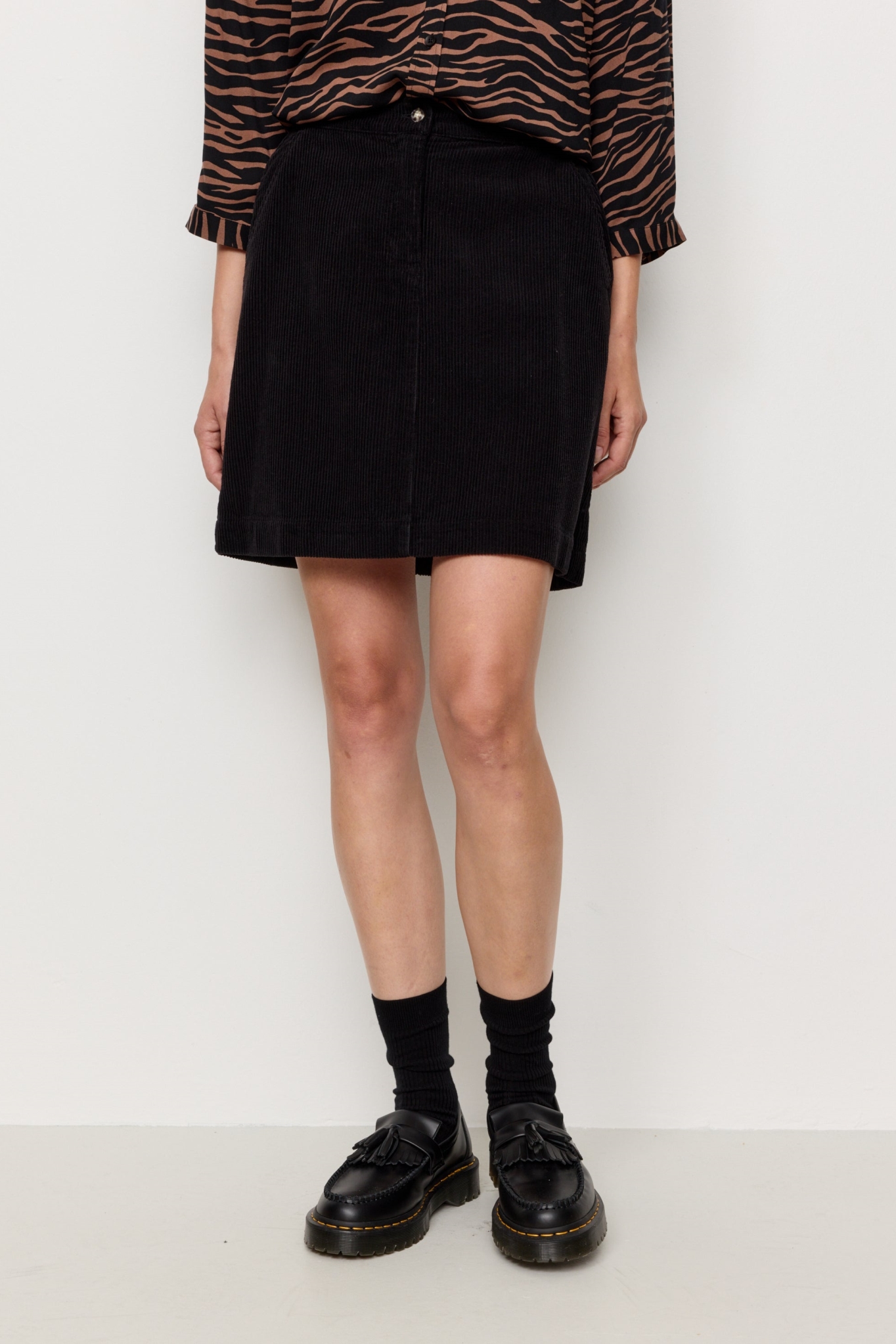 Image of Recolution dames vegan Rok Corduroy Wisteria Zwart