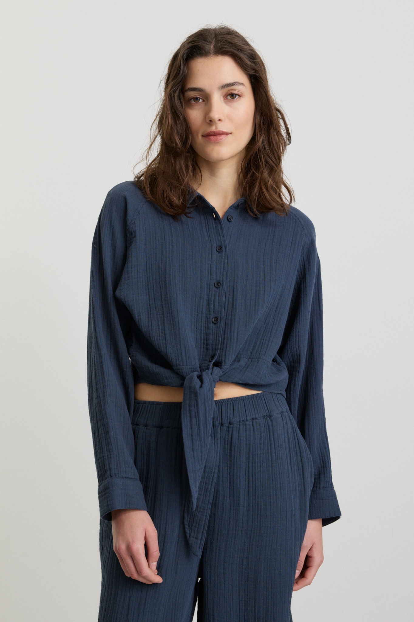Image of Recolution dames vegan Blouse Vanille Marineblauw