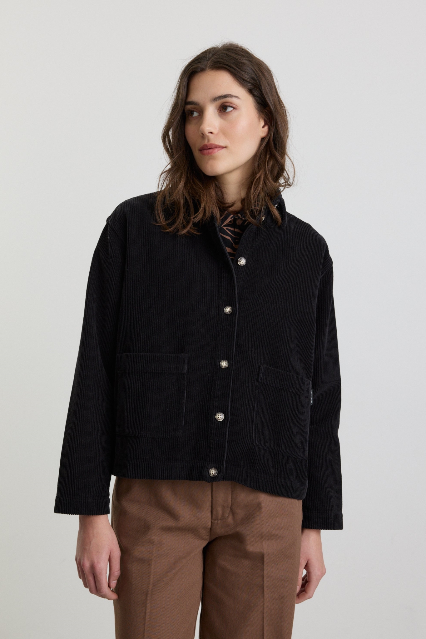 Recolution Damen vegan Overshirt Cord Rhodea Schwarz