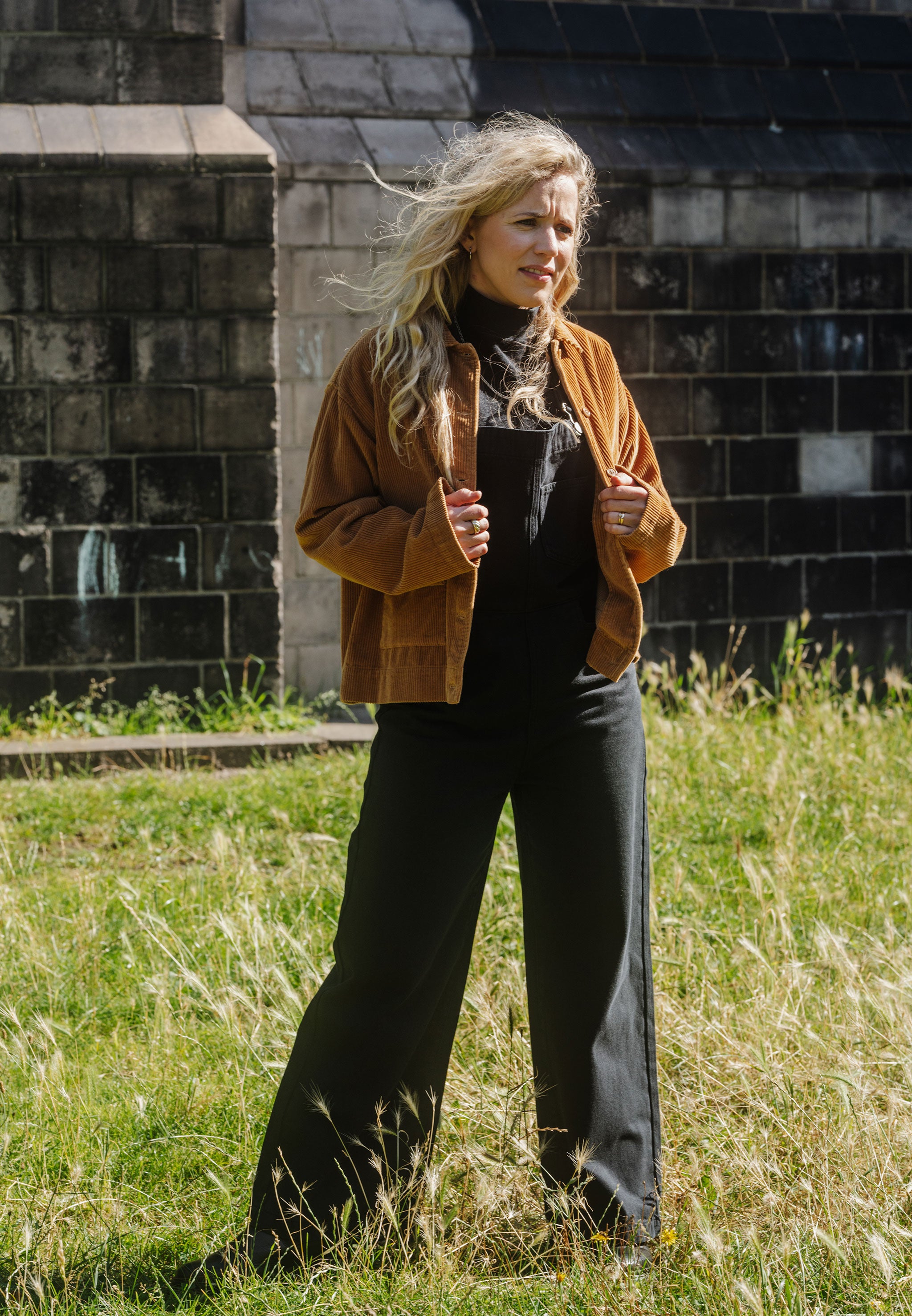 108768 - Recolution Damen vegan Latzhose Beaumontia Schwarz 108768 - Recolution Damen vegan Latzhose Beaumontia Schwarz