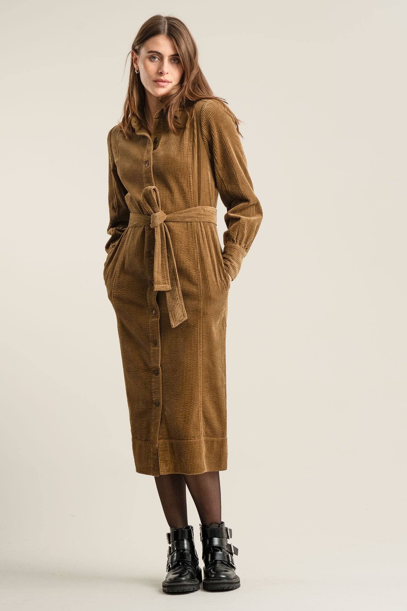 105675 - Damen vegan Kleid Haritti Cord Olive