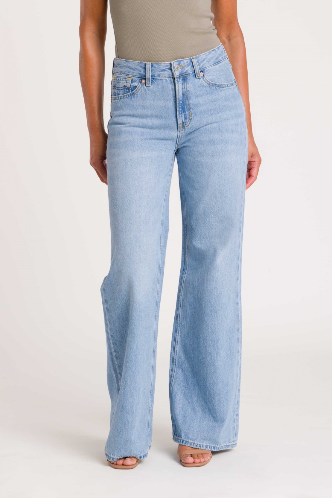 Image of Kings of Indigo dames vegan Jeans Flare Jane Blue Reef