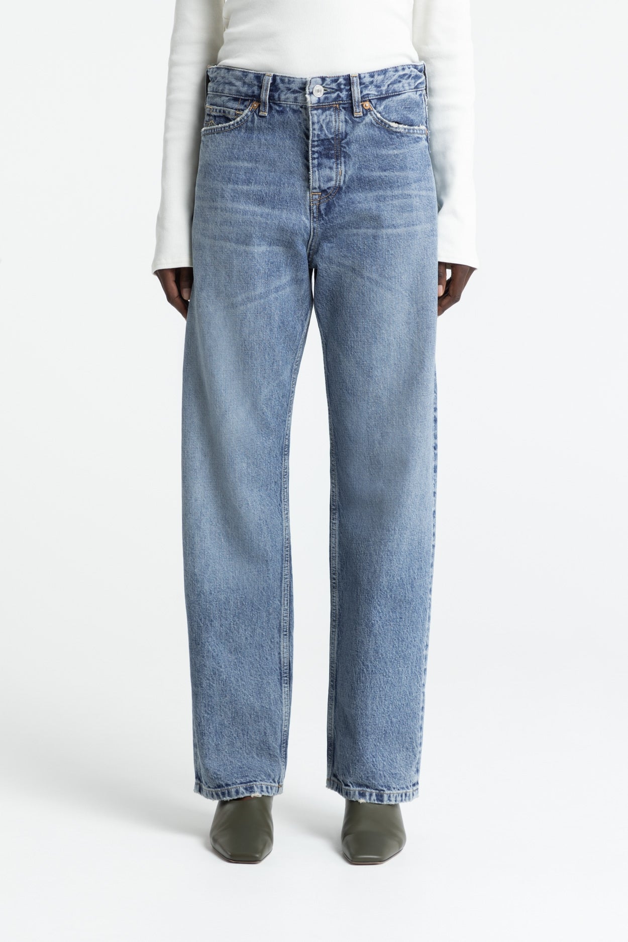 Kings Of Indigo Herren vegan Jeans Noah Ceky Blue Tint