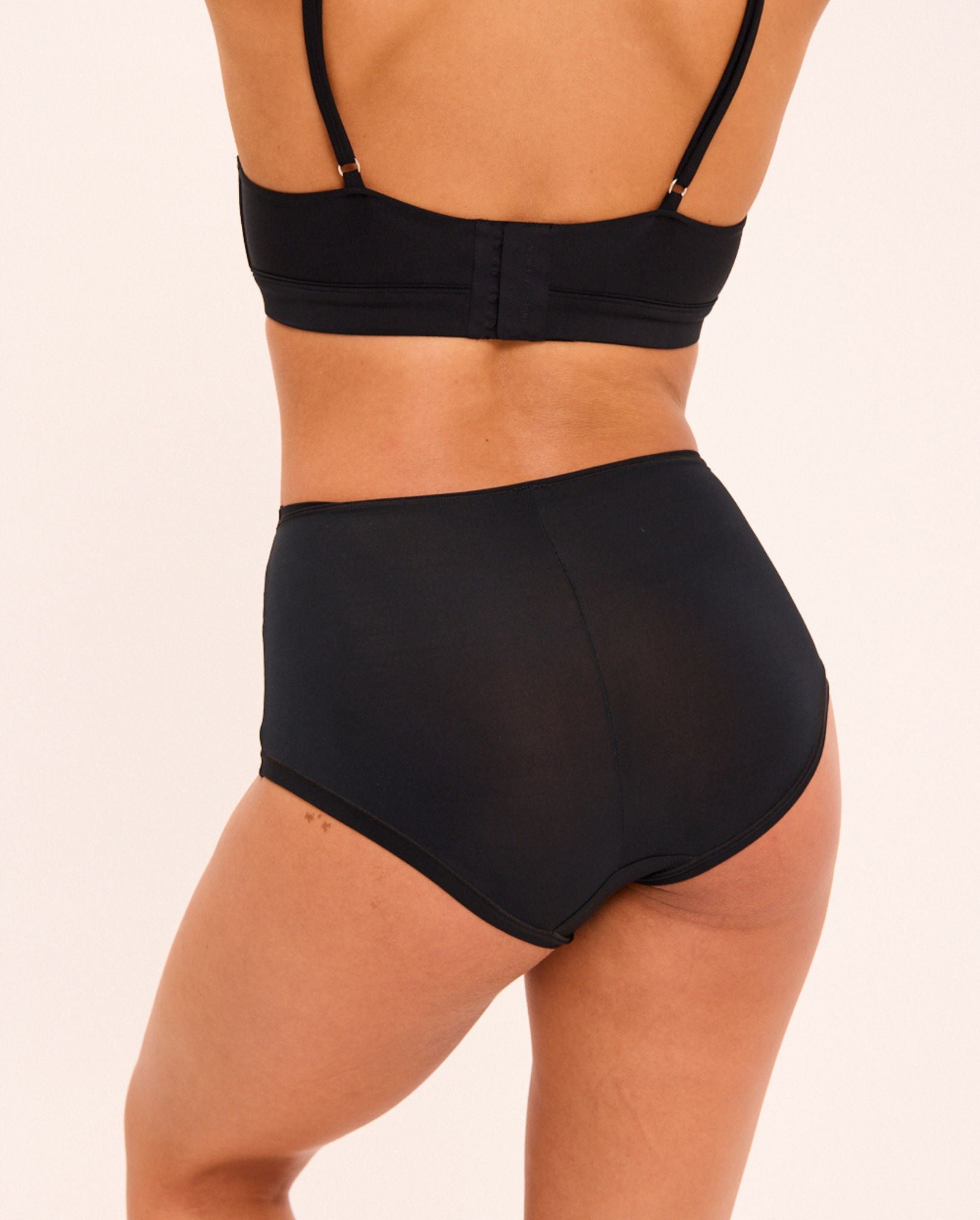 Understatement Briefs Maxi Black