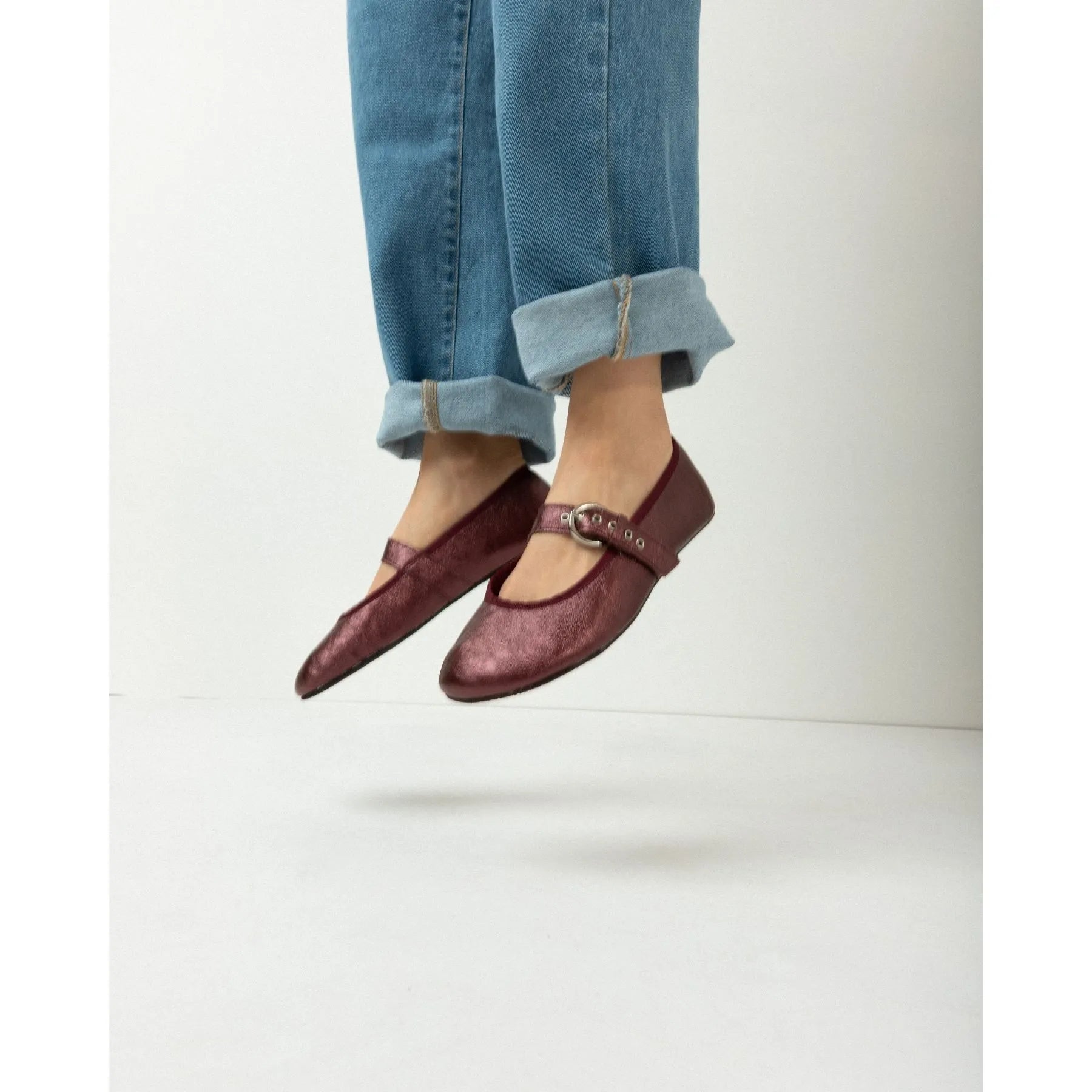 Clotsy womens vegan Flats Fivela Burgundy