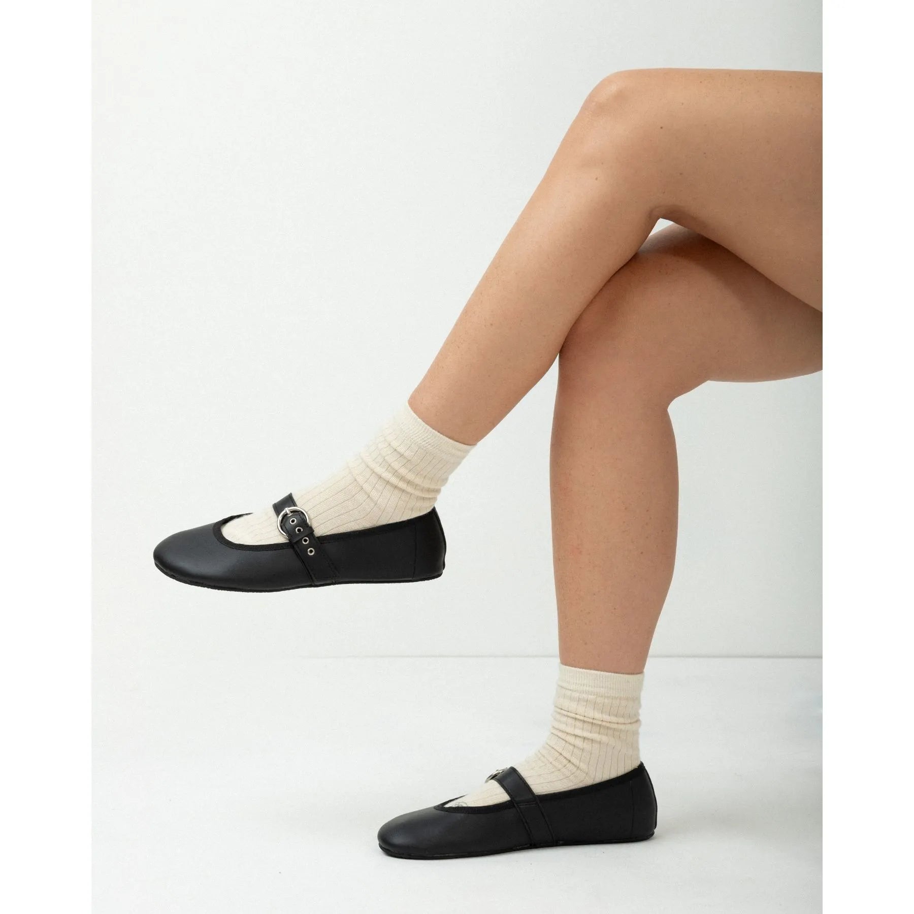Clotsy womens vegan Flats Fivela Black