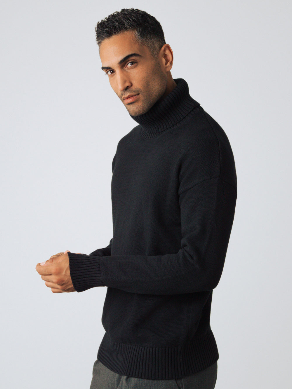 Honest Basics men vegan Turtleneck Chunky Black