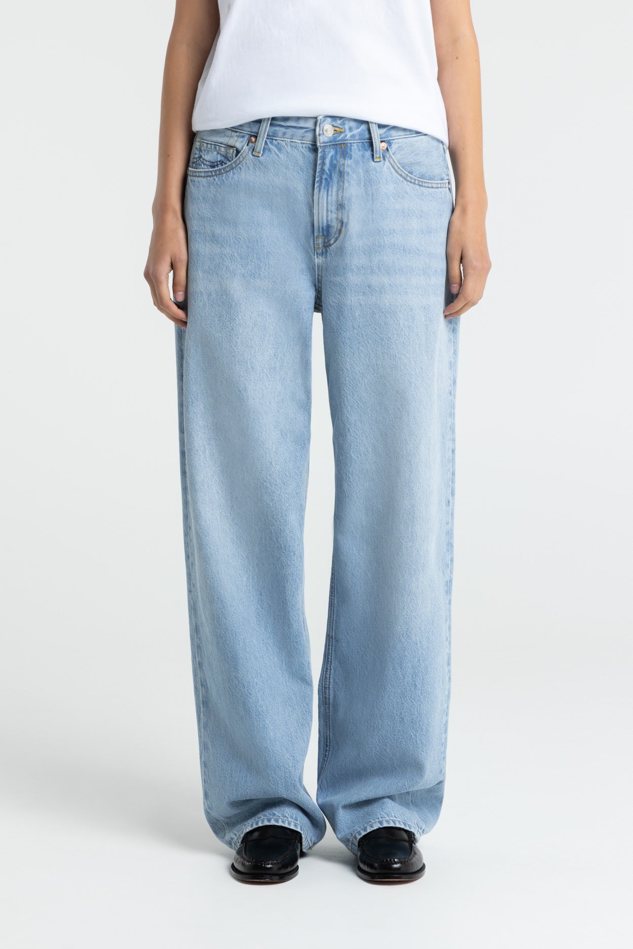Image of Kings of Indigo dames vegan Jeans Joan Washed Blue Reef Super Light