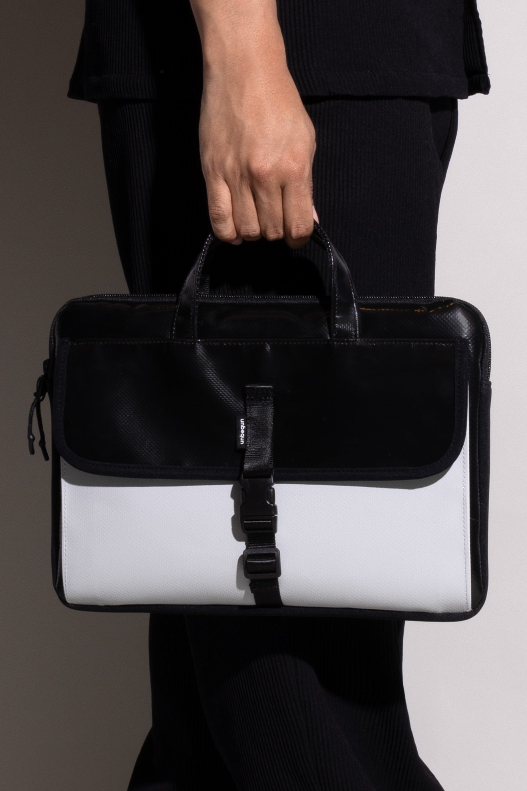 UNBEGUN Herren vegan Laptop-Hülle Mit Griff Schwarz Und Grau