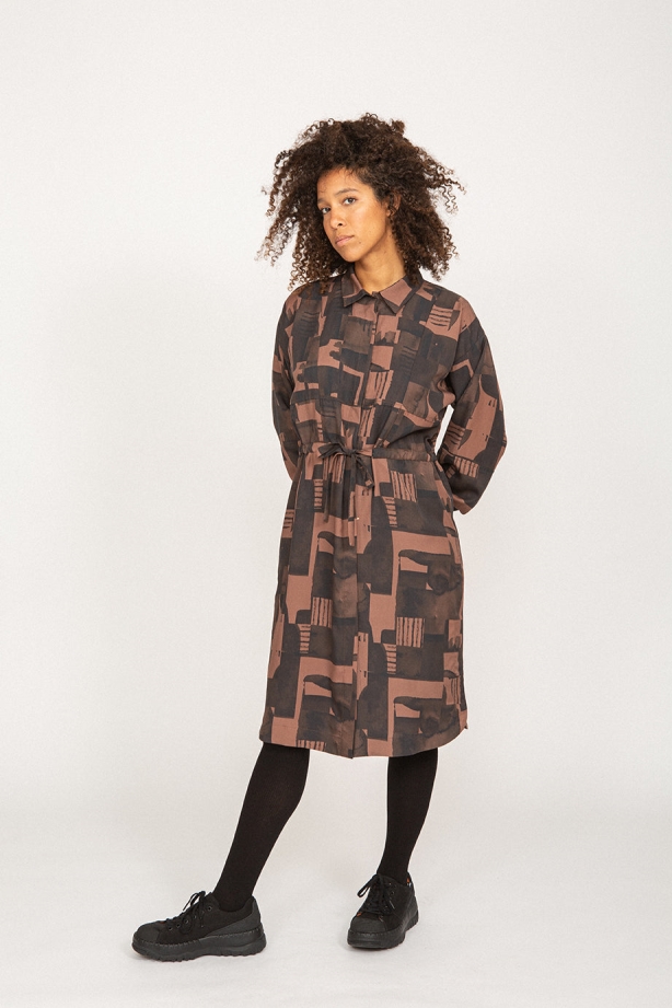 SUITE13LAB Damen vegan Kleid Calanda Kunstdruck Braun