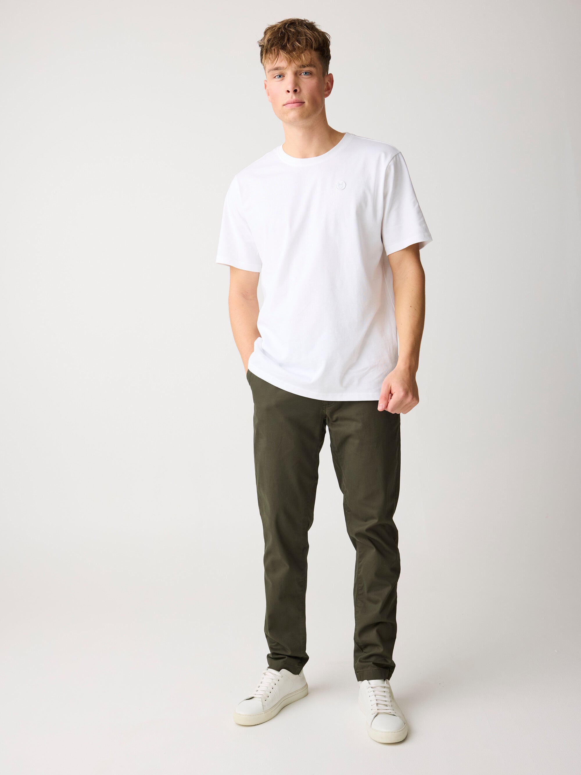 KnowledgeCotton Apparel Chino Pants Luca Slim Twill Forrest Night