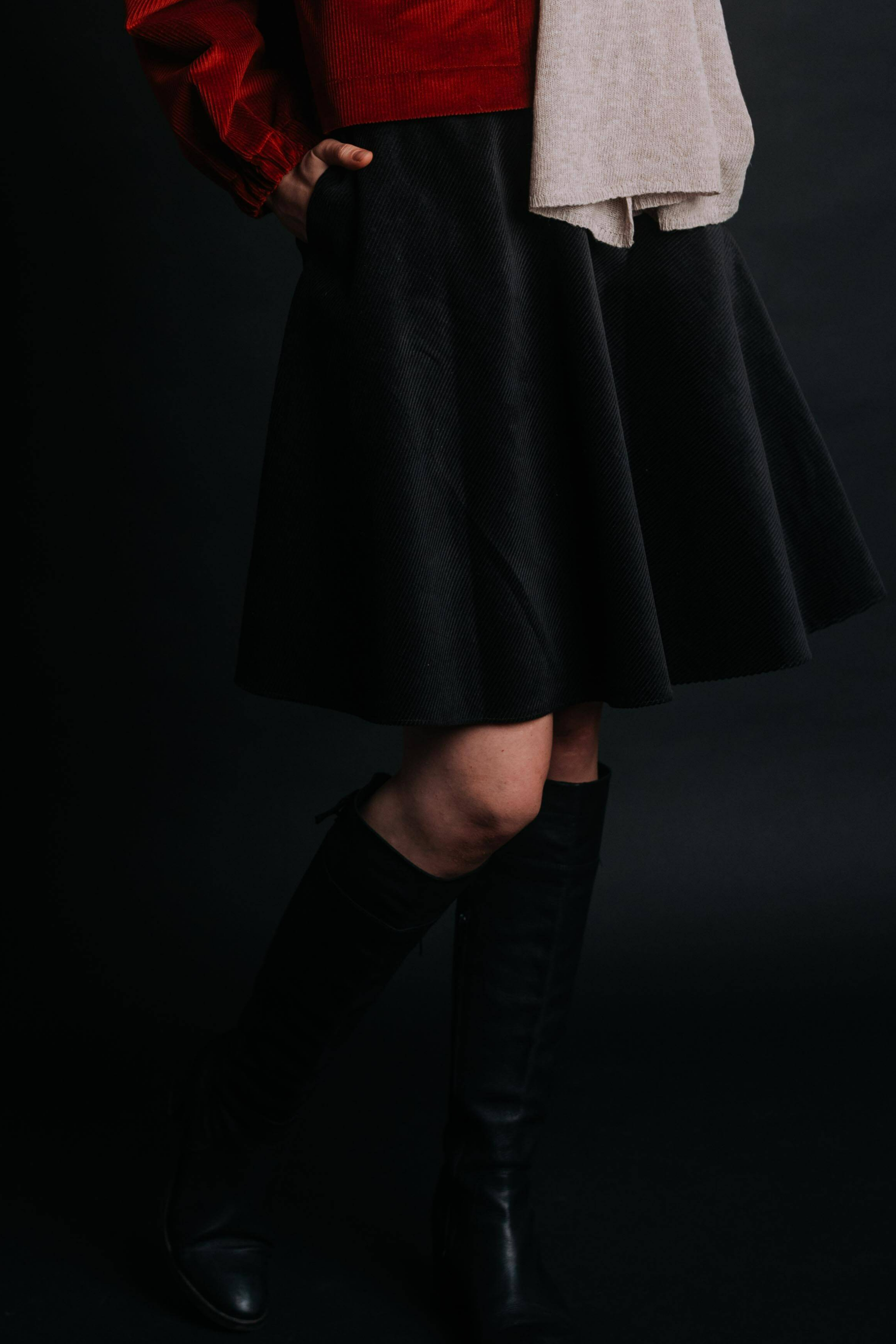 Image of De IONESCU dames vegan Rok Corduroy Borsa Zwart