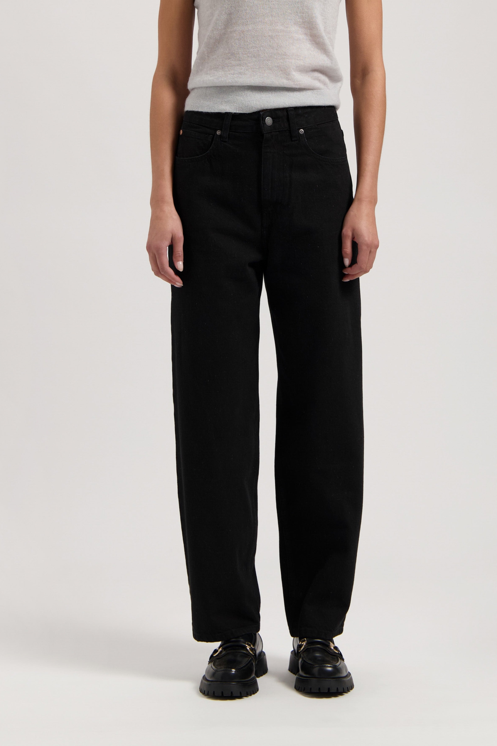 MUD Jeans Damen vegan Jeans High Barrel Brooke Nero Nero Schwarz