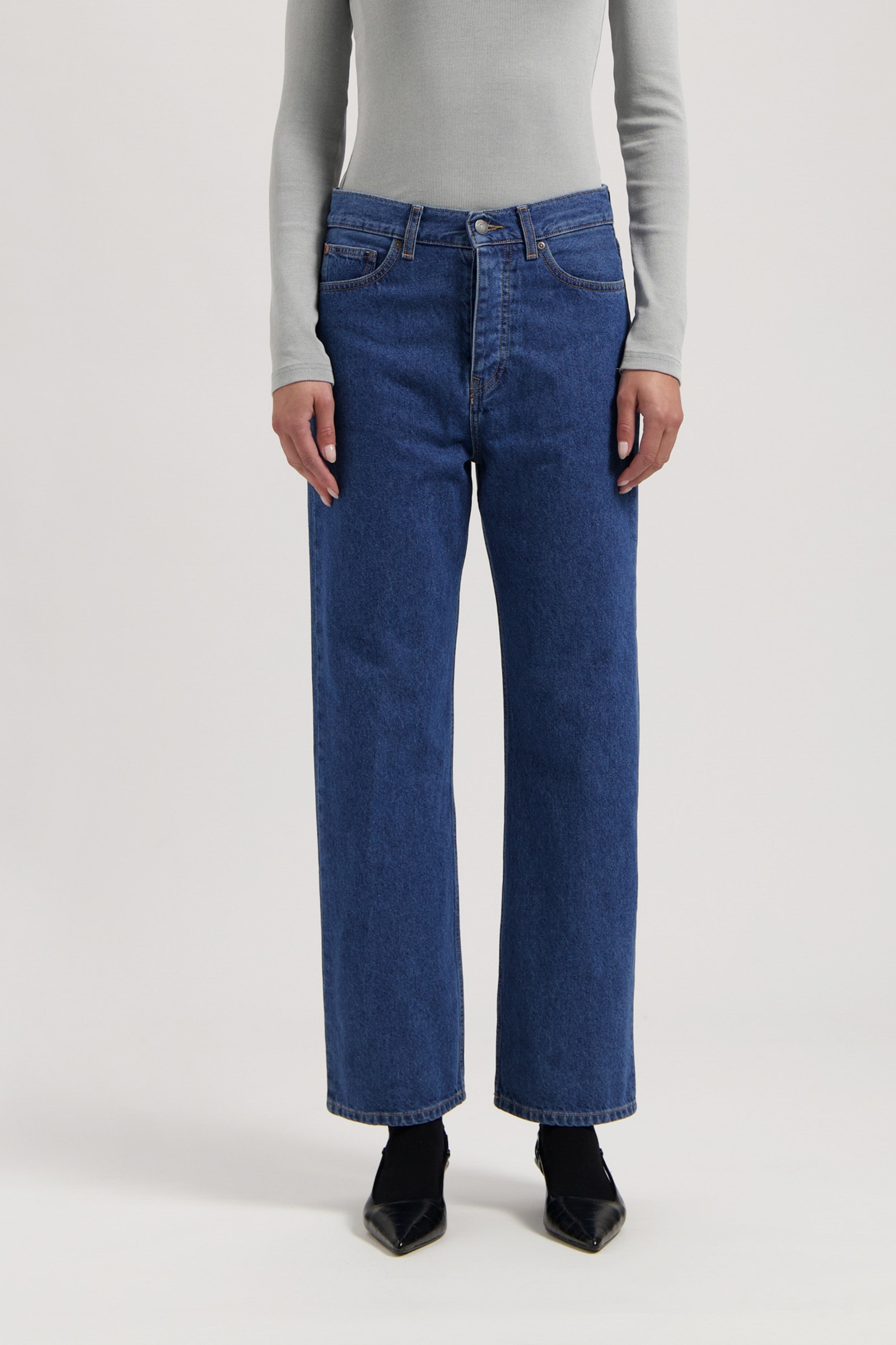 MUD Jeans Damen vegan Jeans Low Loose Emma Medium Stone