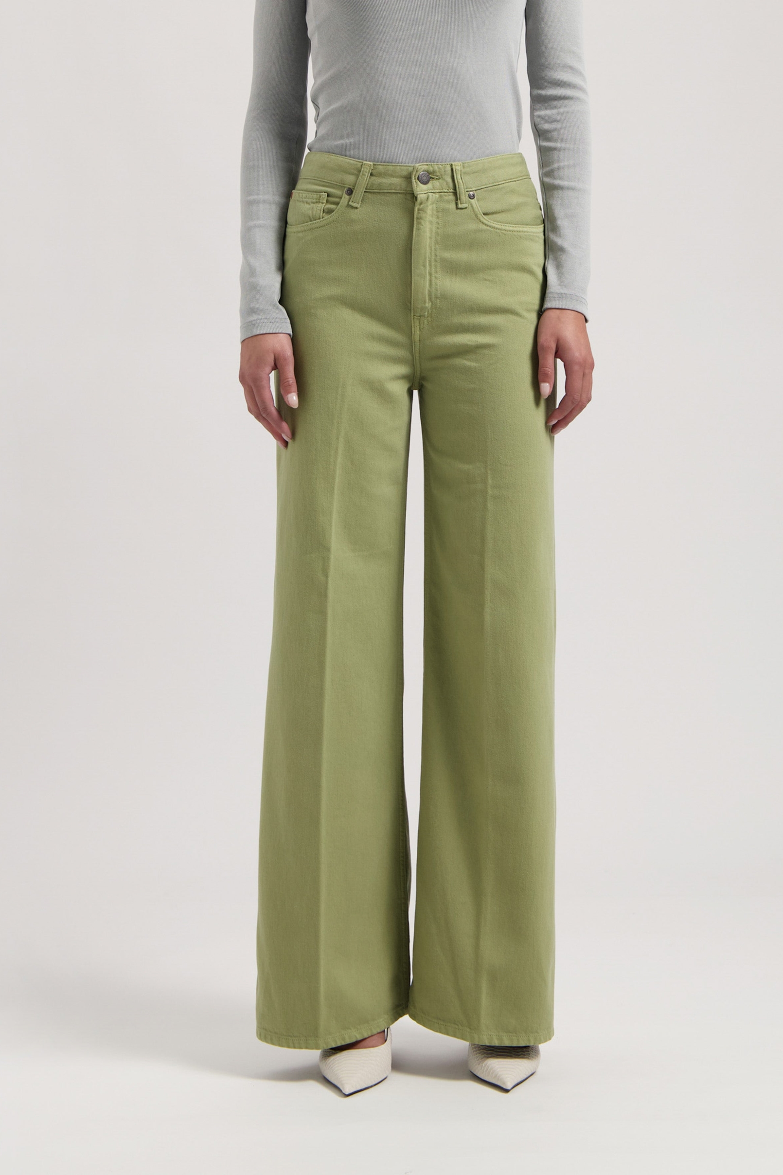 MUD Jeans Damen vegan Jeans High Lose Flow Sara Olive