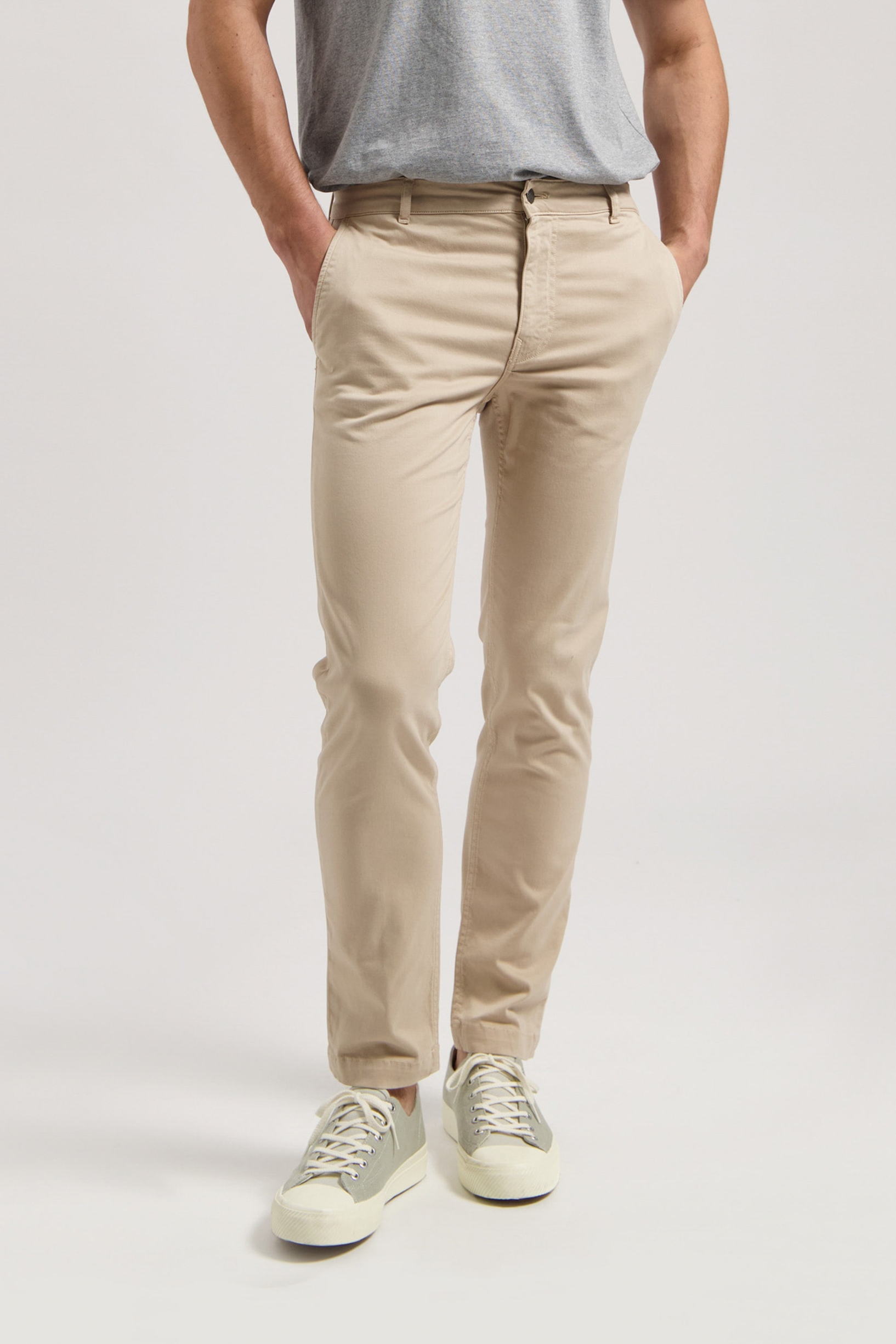 MUD Jeans Herren vegan Hose Mid Tapered Scott Sand Beige