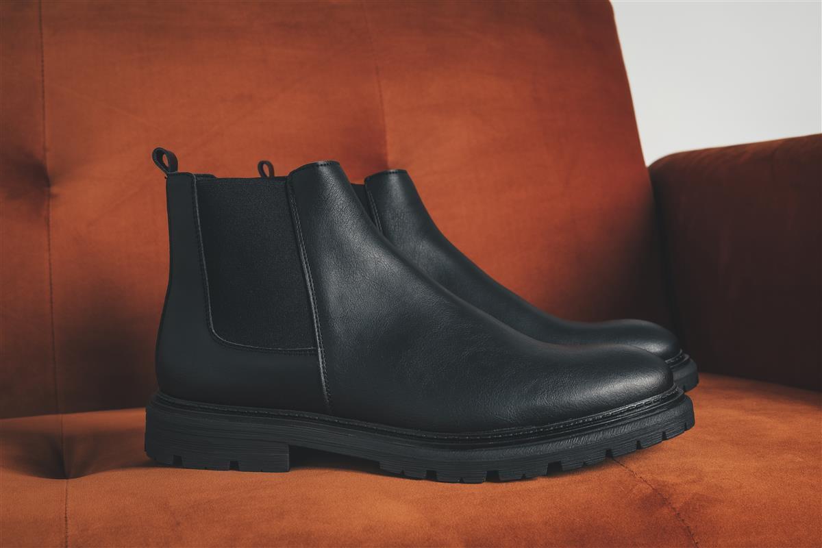 NAE men vegan Chelsea Boots Lukas Black