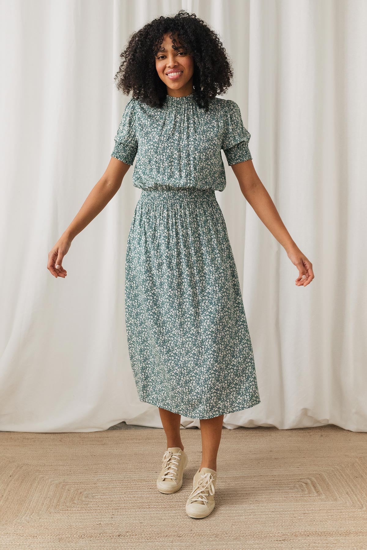 TWOTHIRDS Damen vegan Kleid Grassholm Small Green Flowers Print