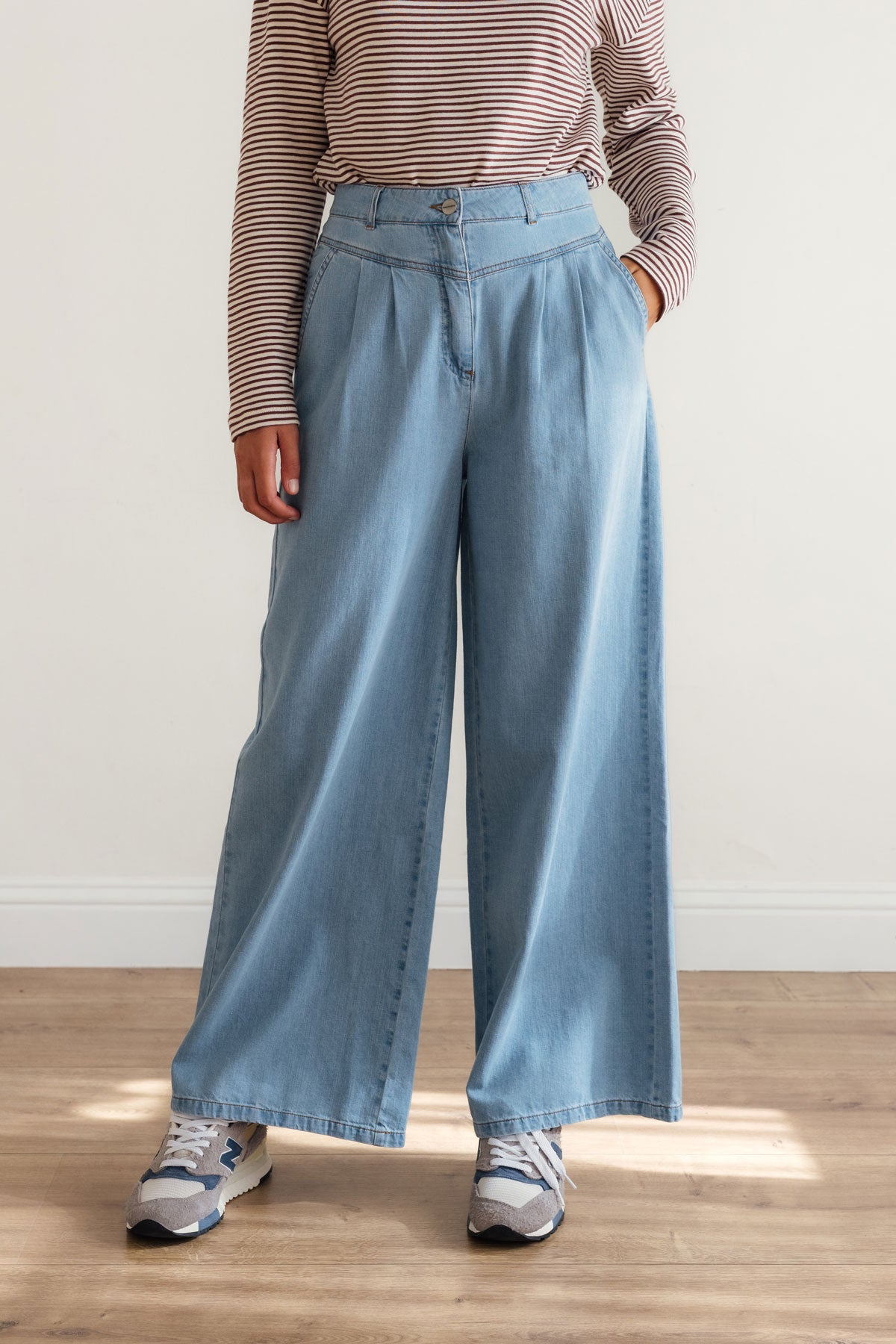 Image of TWOTHIRDS dames vegan Jeans Santa Giulia Licht Denim