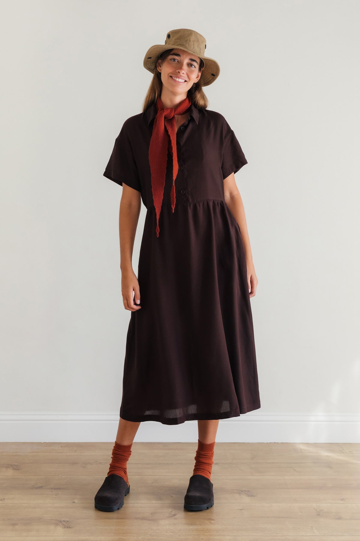 Image of TWOTHIRDS dames vegan Jurk Antipaxos Bruin