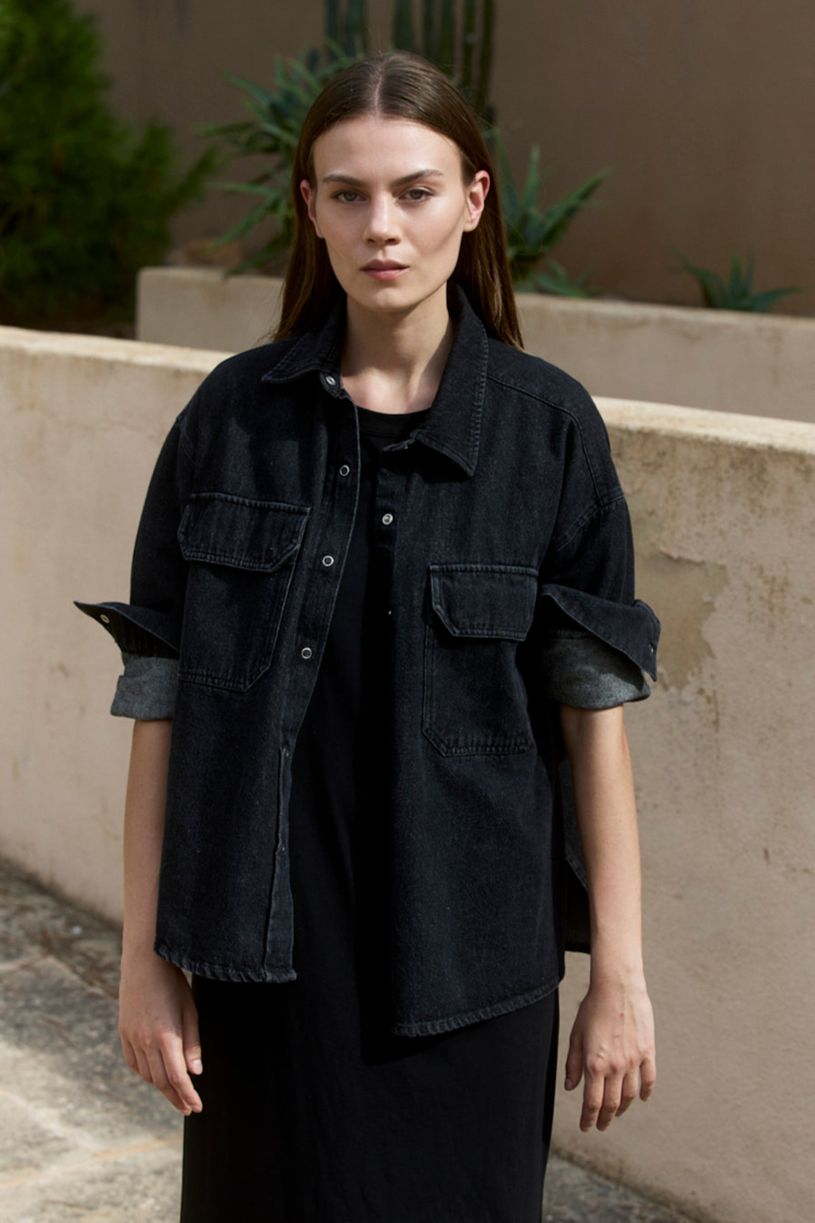 WOTE Damen vegan Denim Overshirt Schwarz